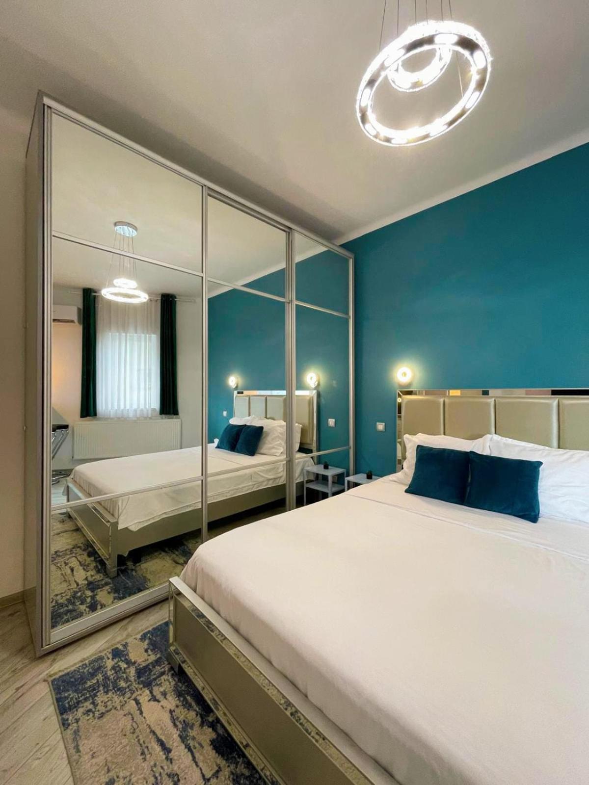 One-Bedroom Apartment With City View