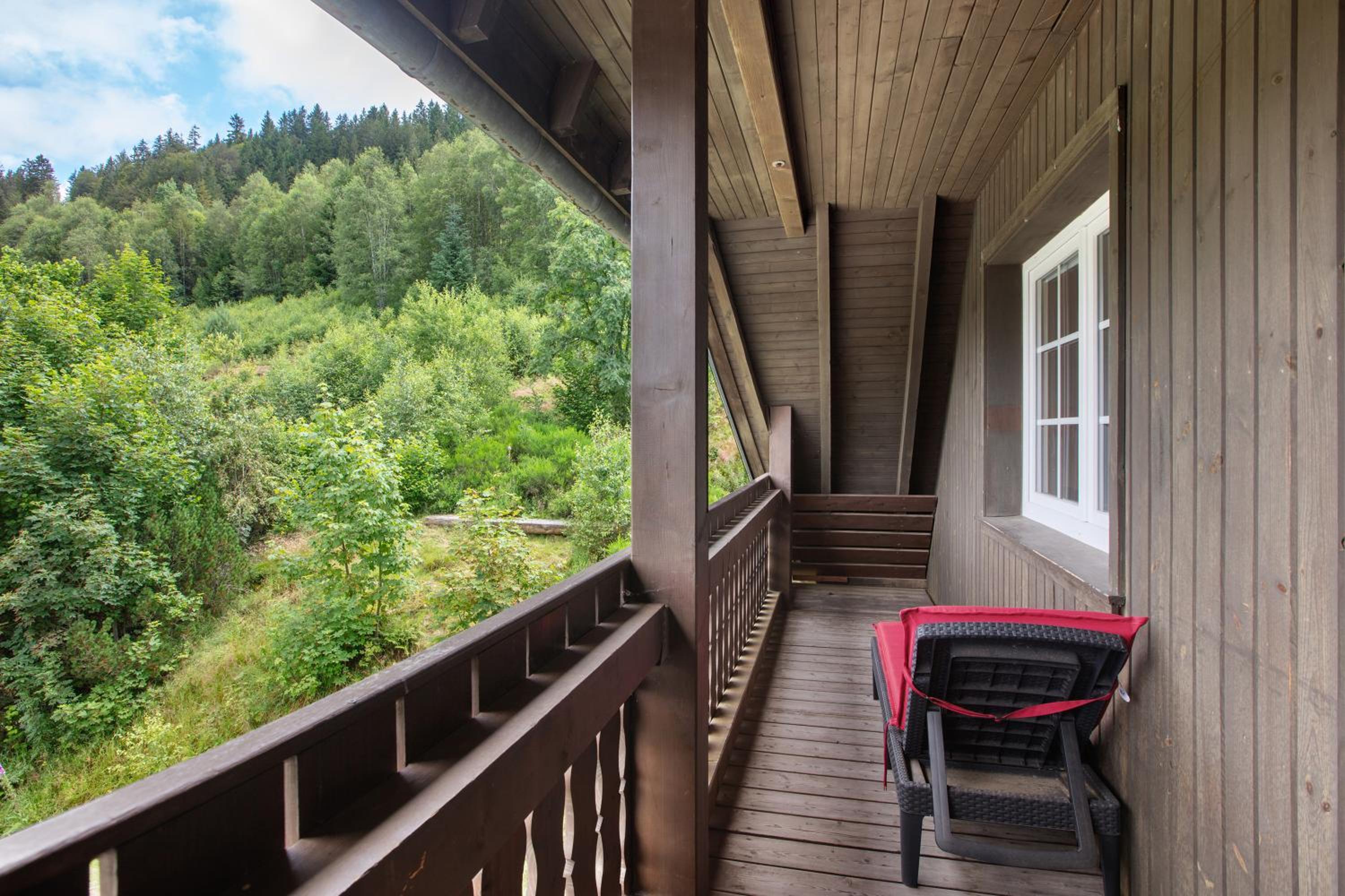 Two-Bedroom Deluxe Apartment with Balcony photo 3