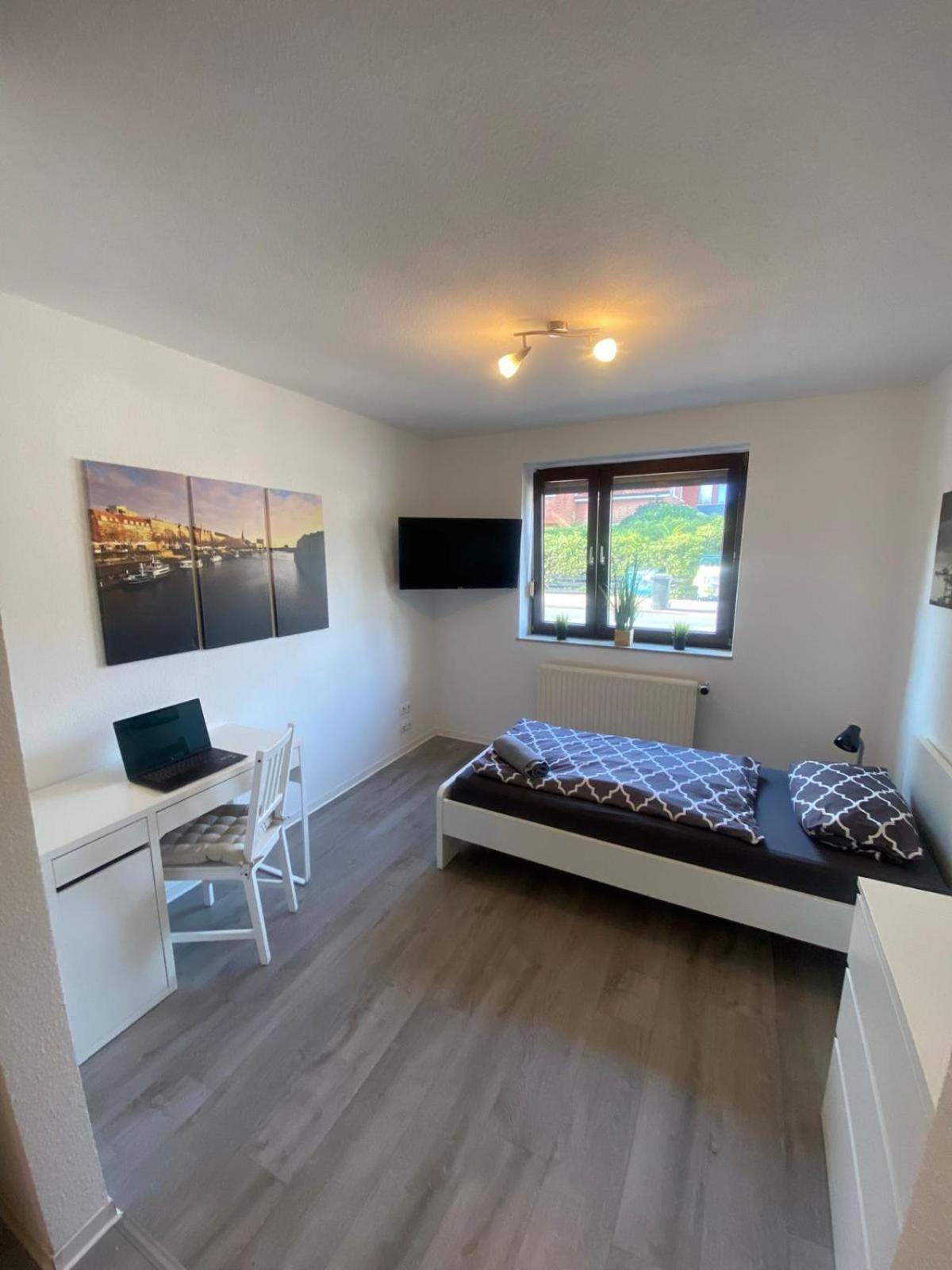 One-Bedroom Apartment photo 1