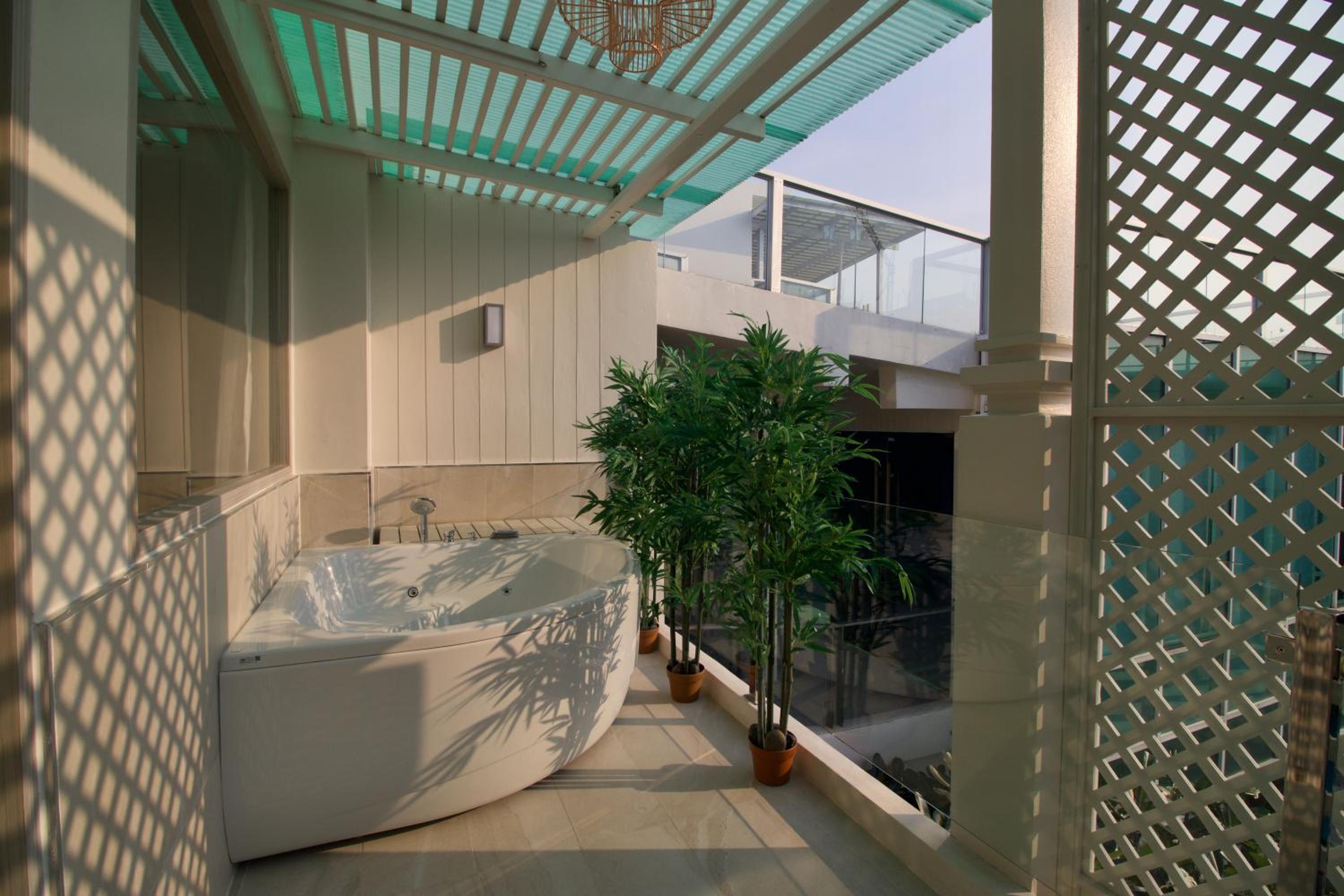 Suite with Spa Bath - Photo 5