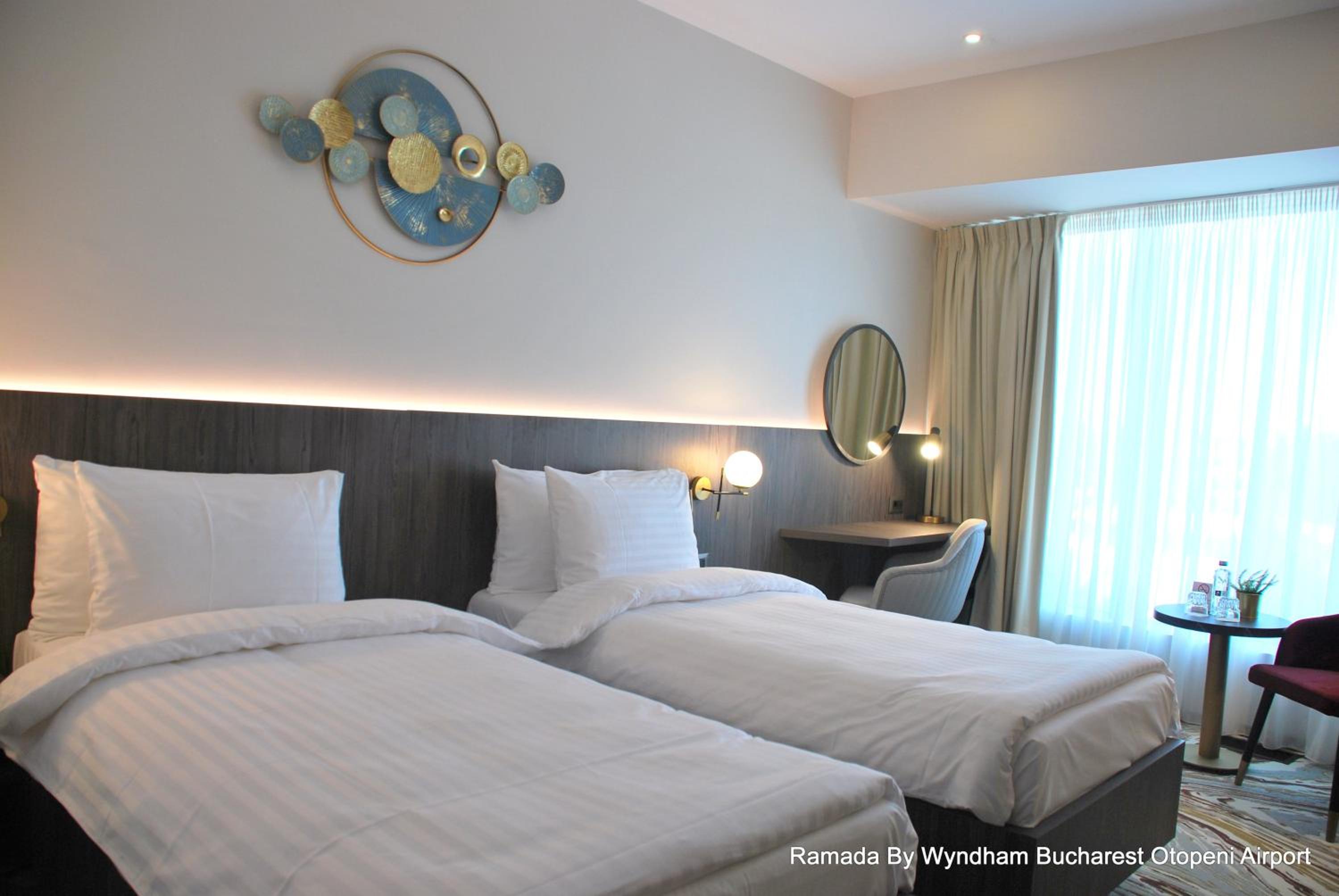 Standard Twin Room - Photo 3