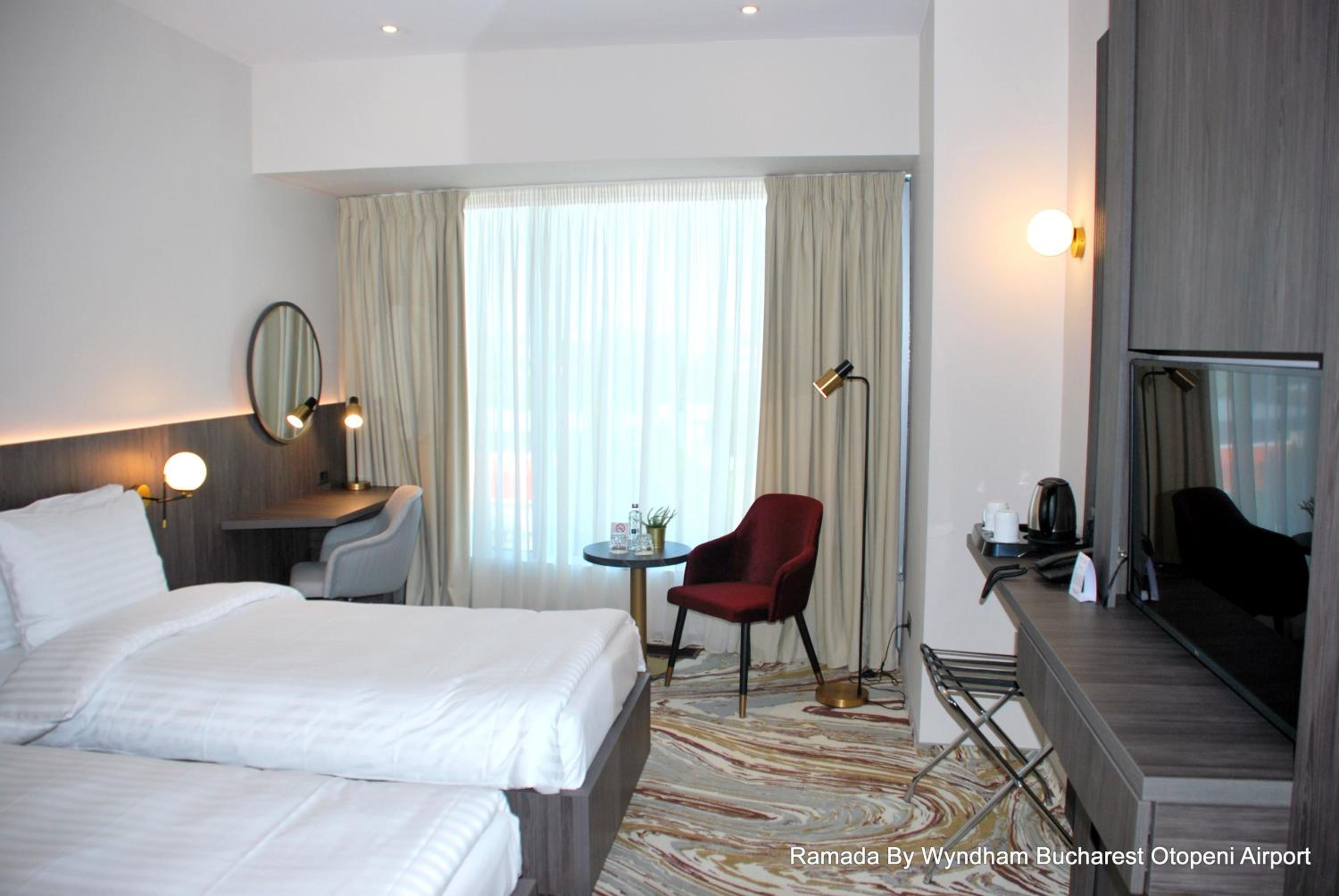 Standard Twin Room - Photo 2