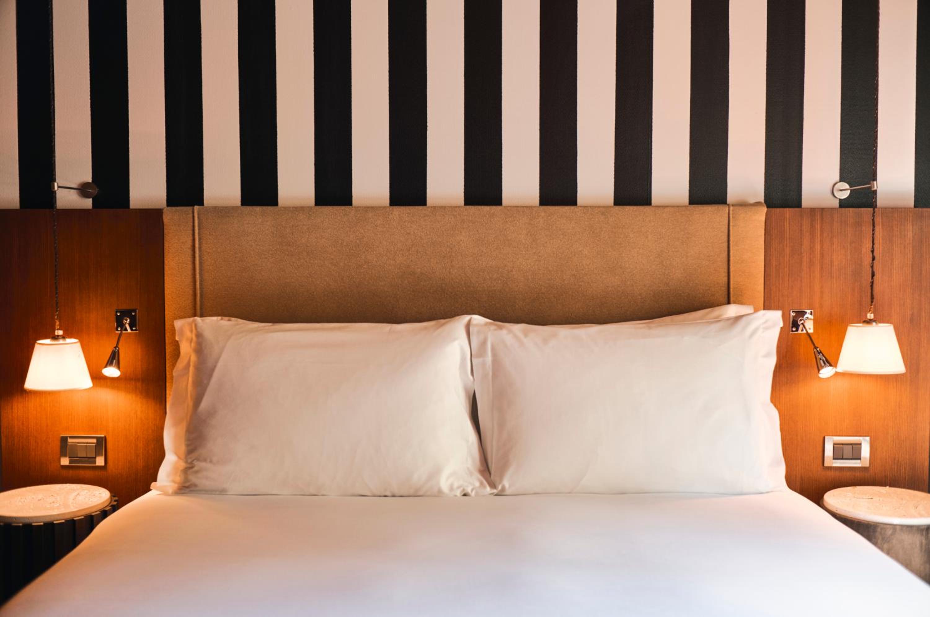 Superior Double Room thumbnail 6