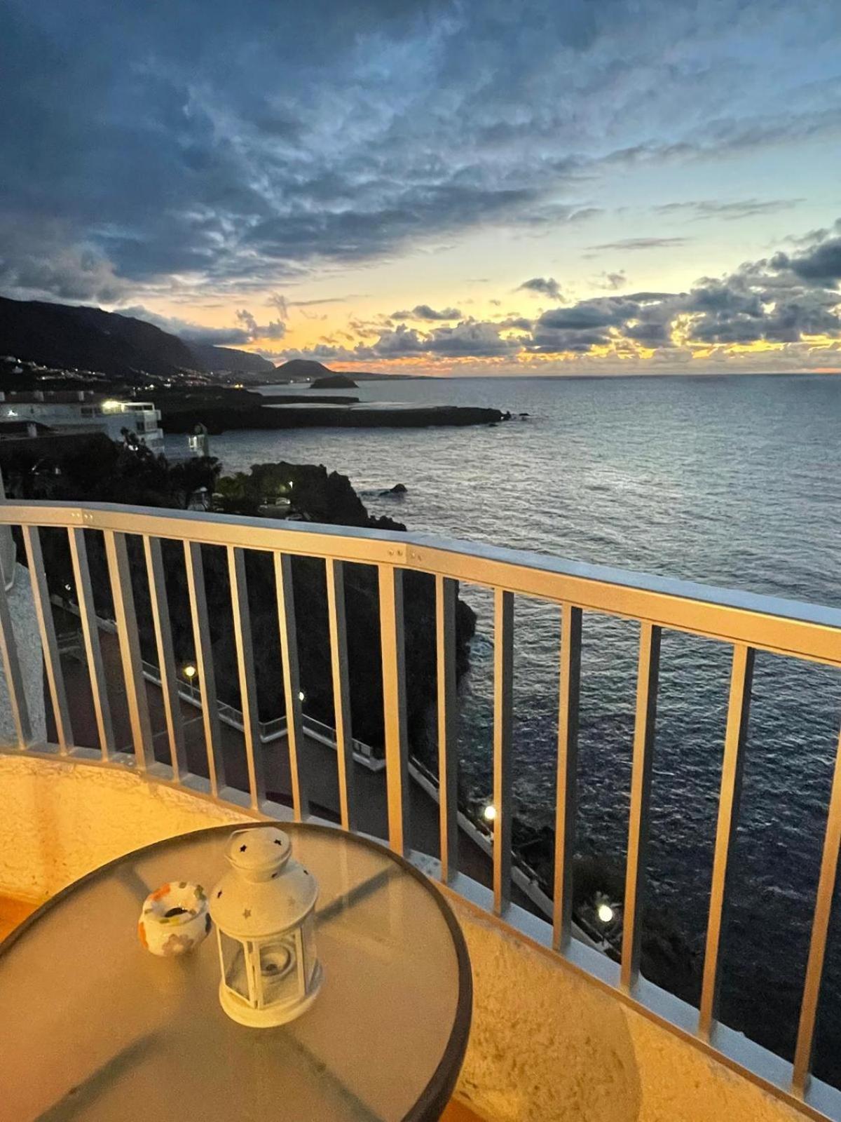 Apartment with Sea View photo 2