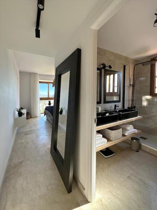 Two-Bedroom Apartment with Terrace and Sea View photo 2