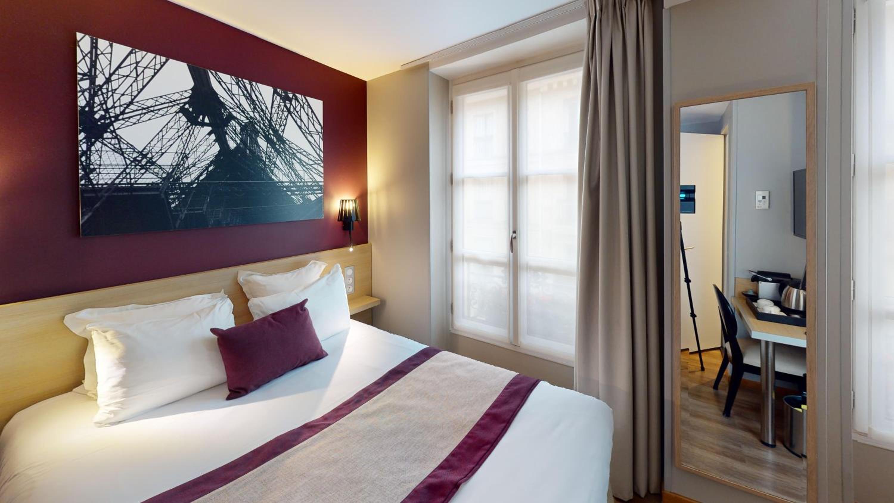 Classic Double Room thumbnail 6