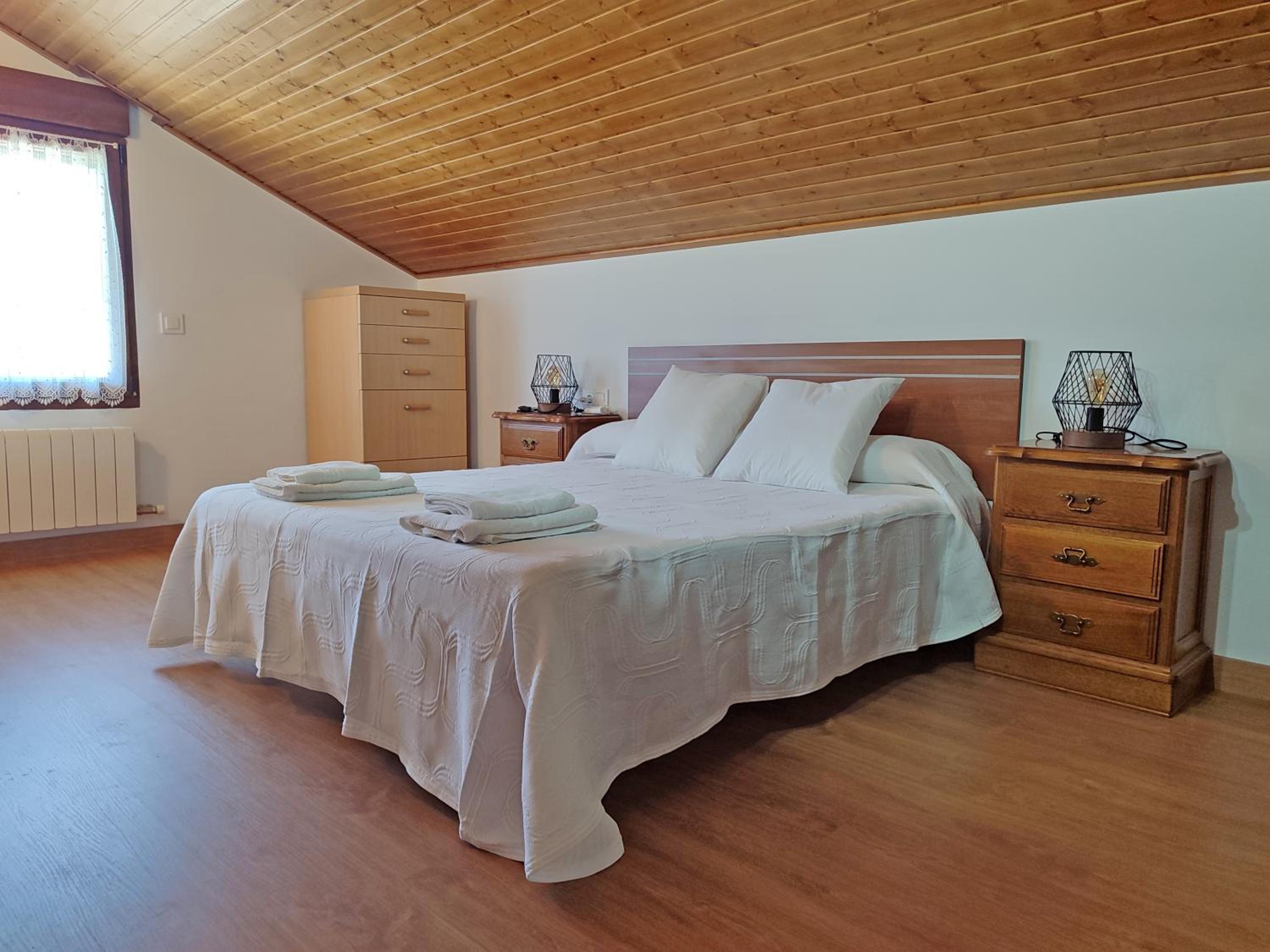 Six-Bedroom House photo 2