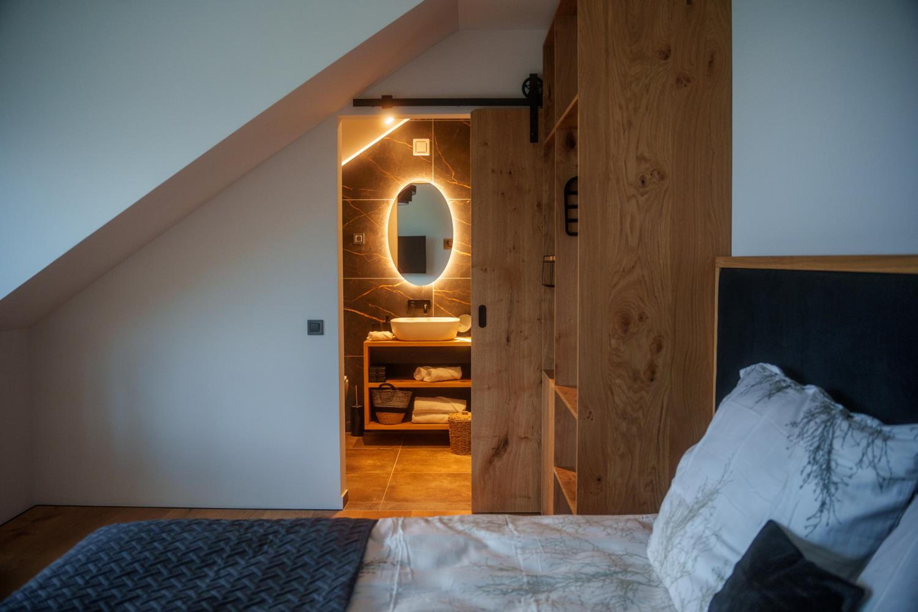 Deluxe Double or Twin Room with City View photo 2