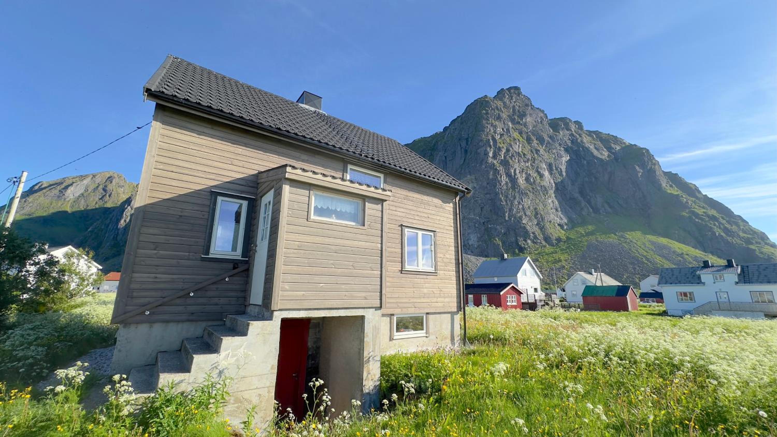 Three-Bedroom House photo 1