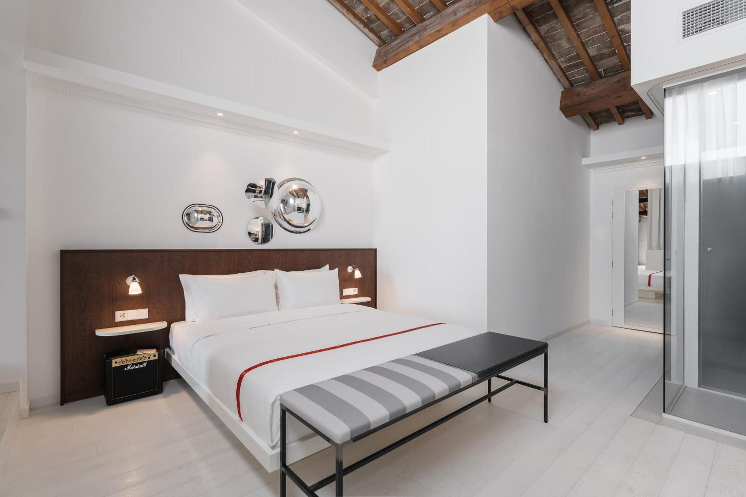 Loft Room thumbnail 6