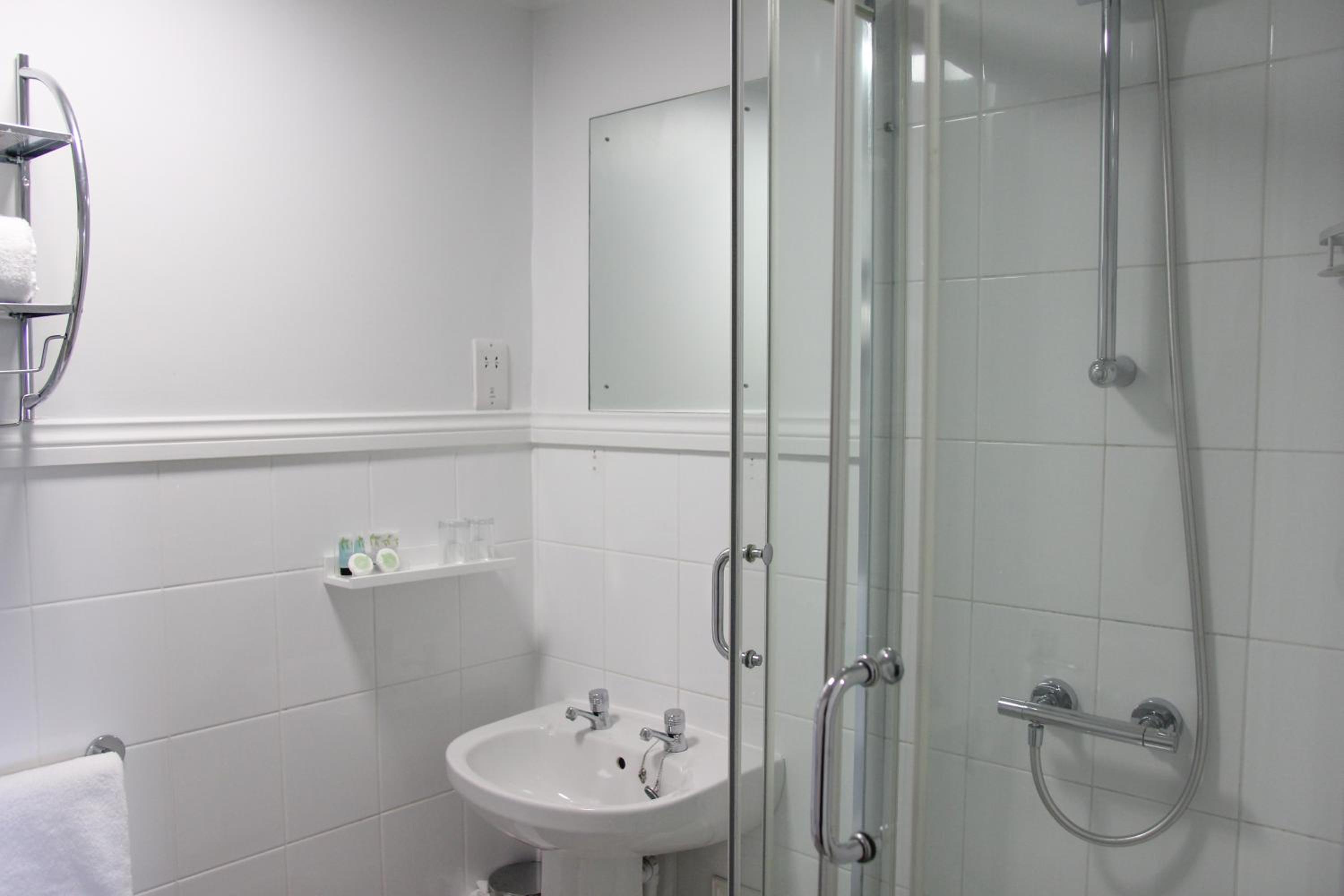 Single Room with Bathroom photo 3