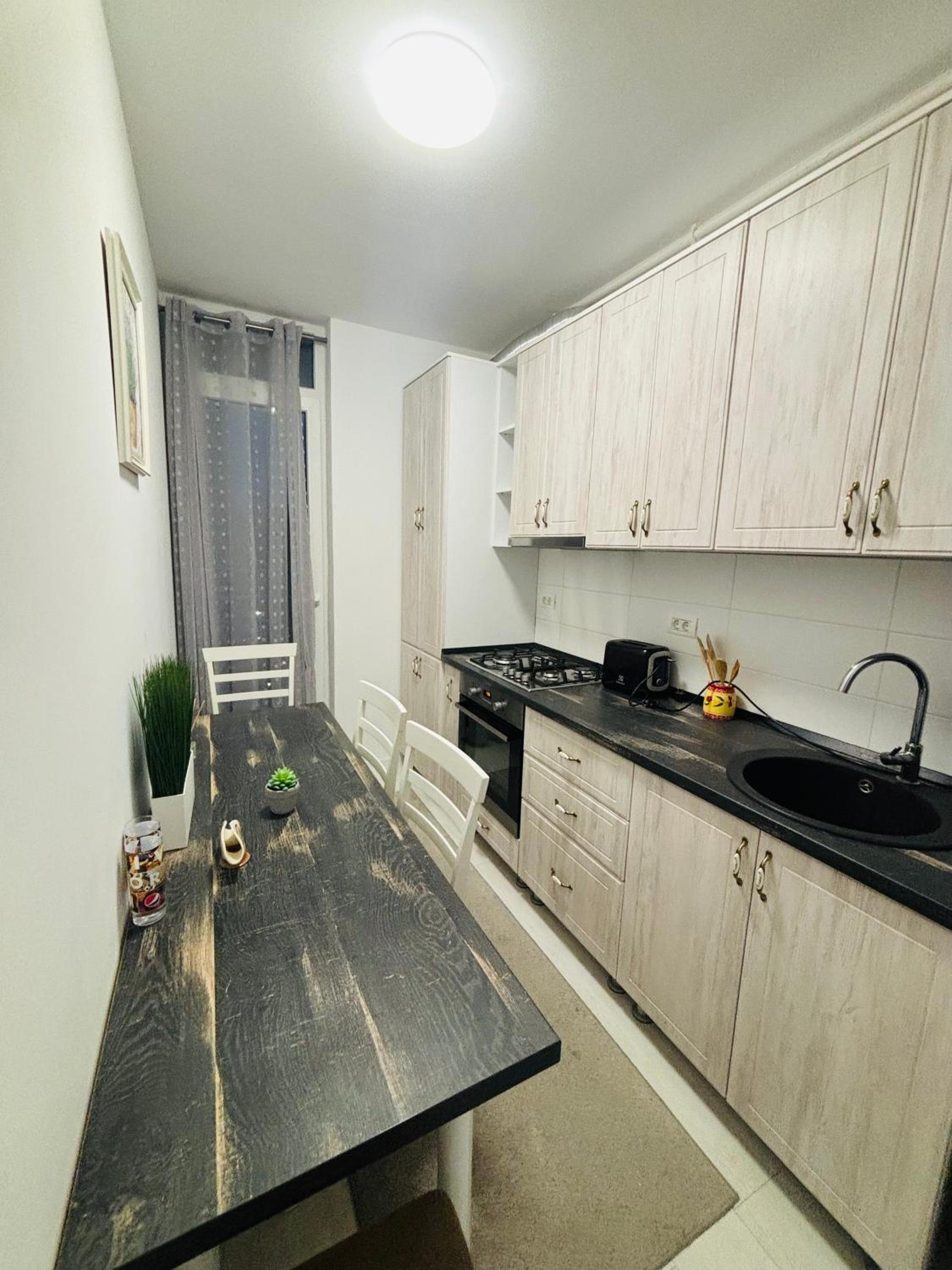 Apartment with Balcony photo 3