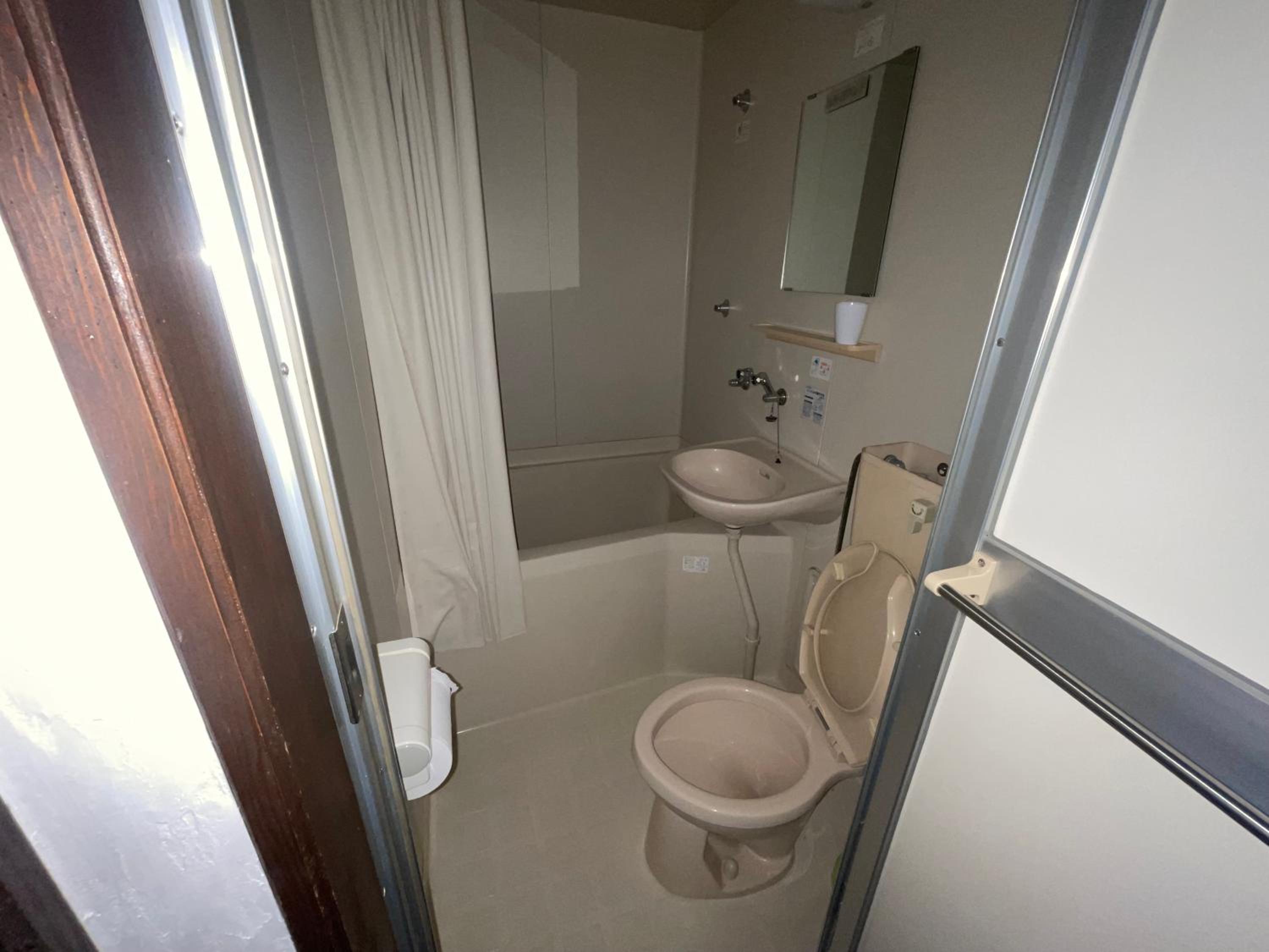 Quadruple Room with Private Bathroom photo 2