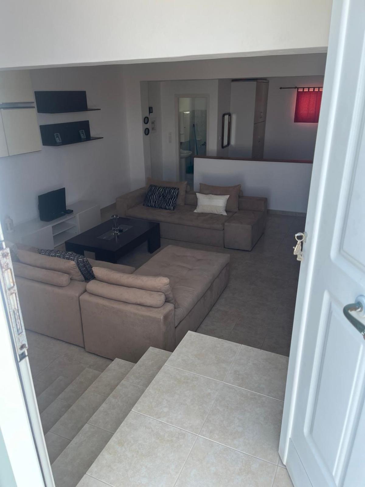 One-Bedroom House photo 1