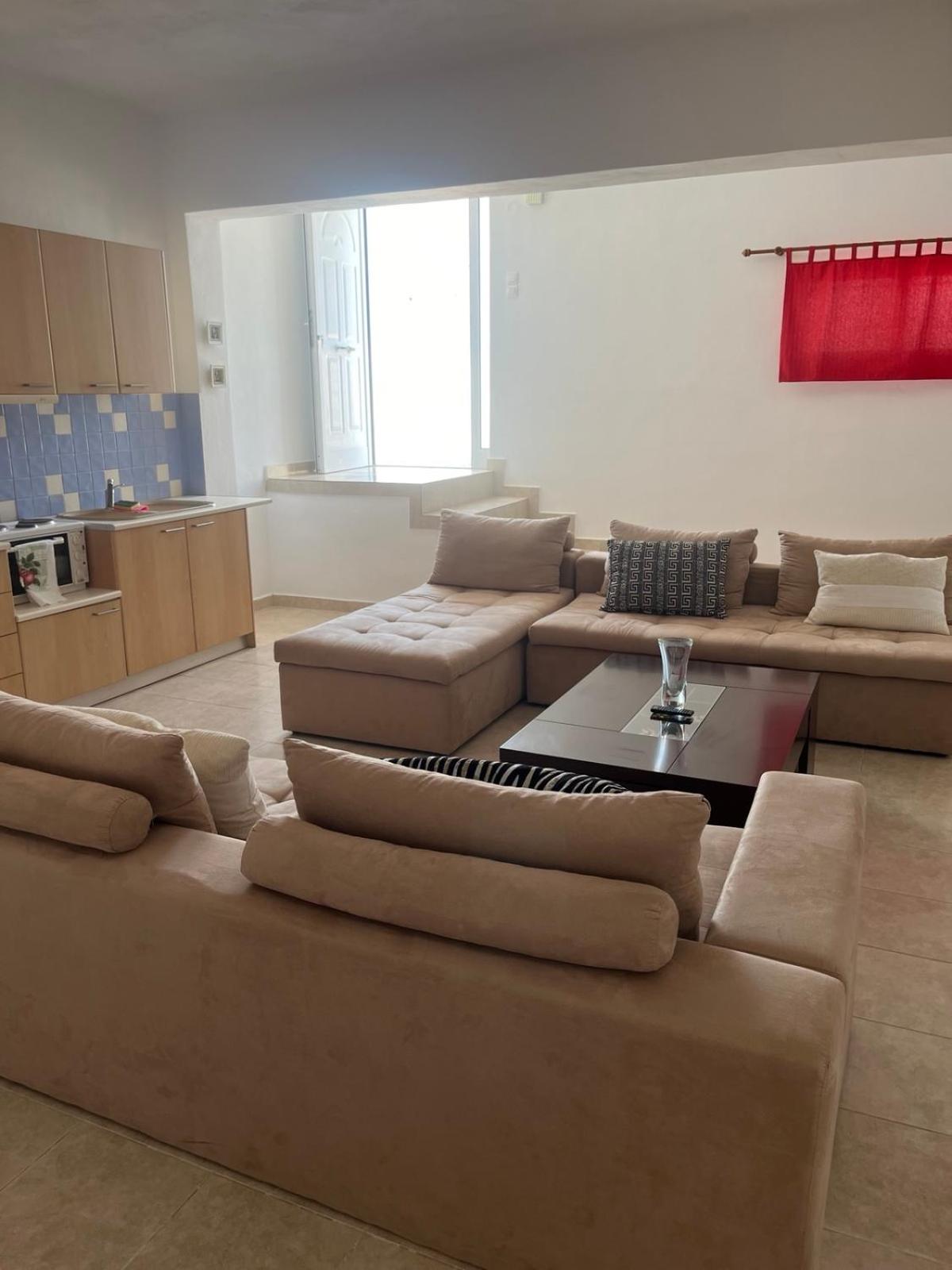 One-Bedroom House photo 2