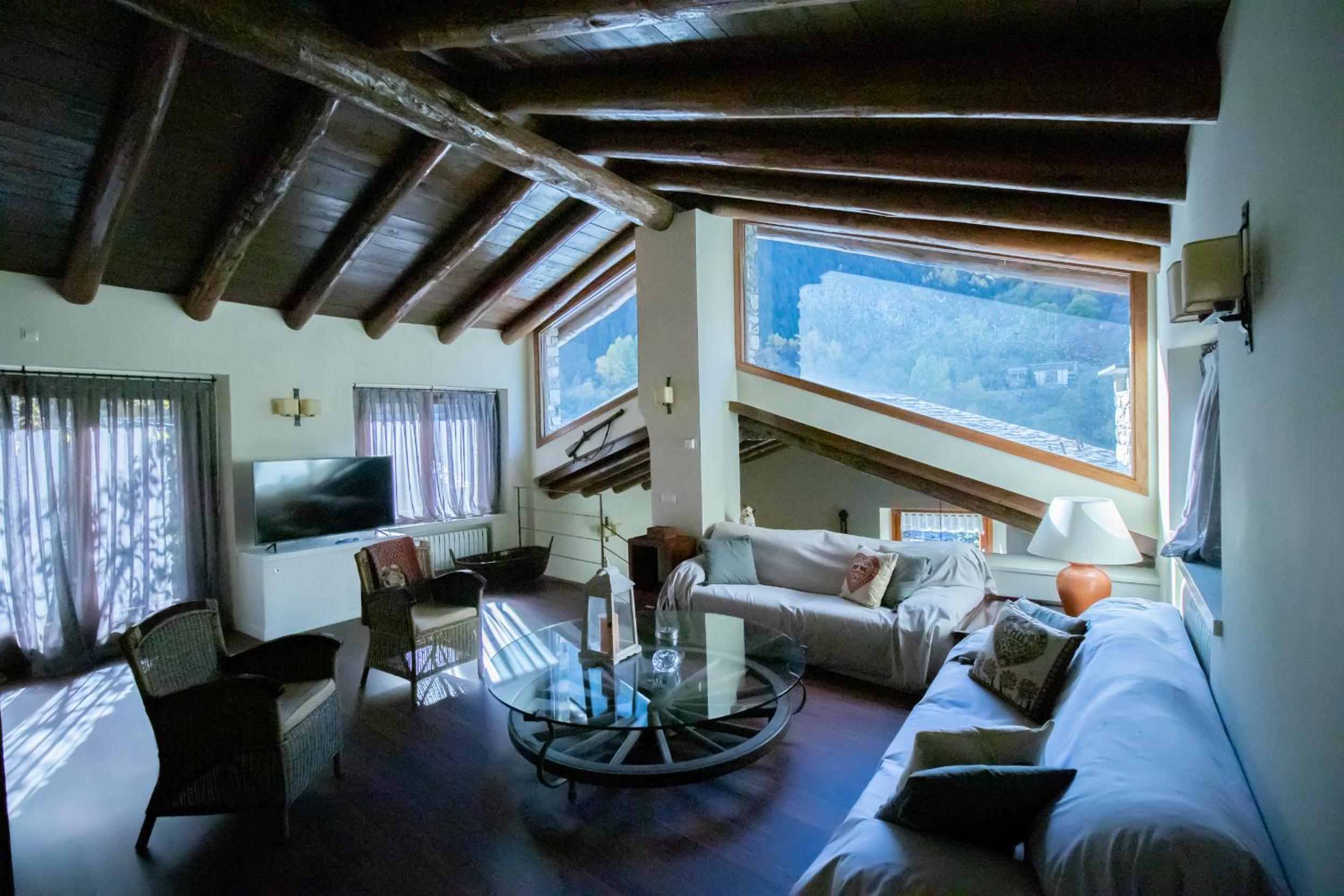 Three-Bedroom Chalet photo 1