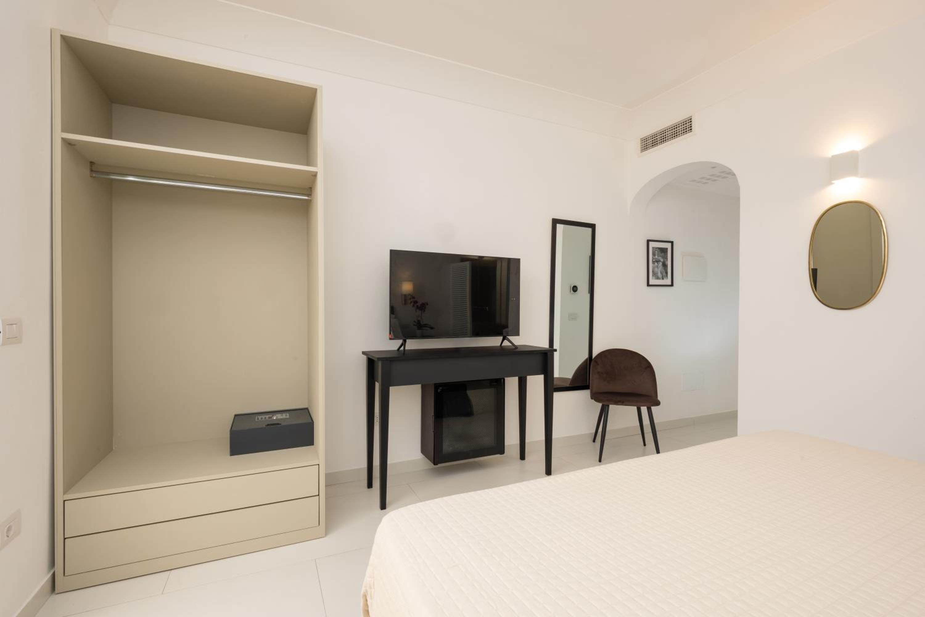 Double Room with Private Bathroom photo 3