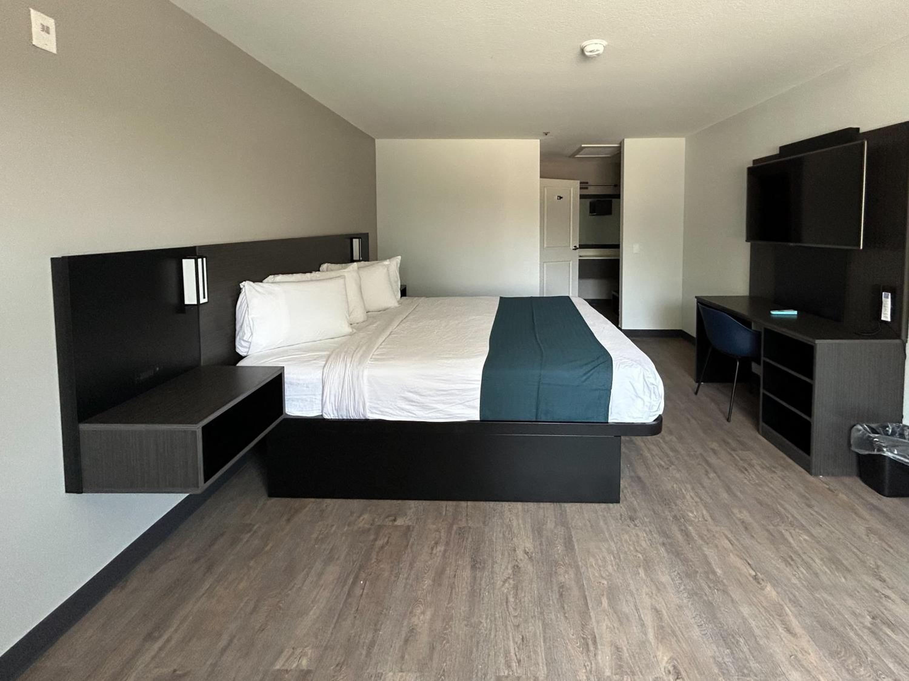 King Room - Disability Access - Non-Smoking photo 2