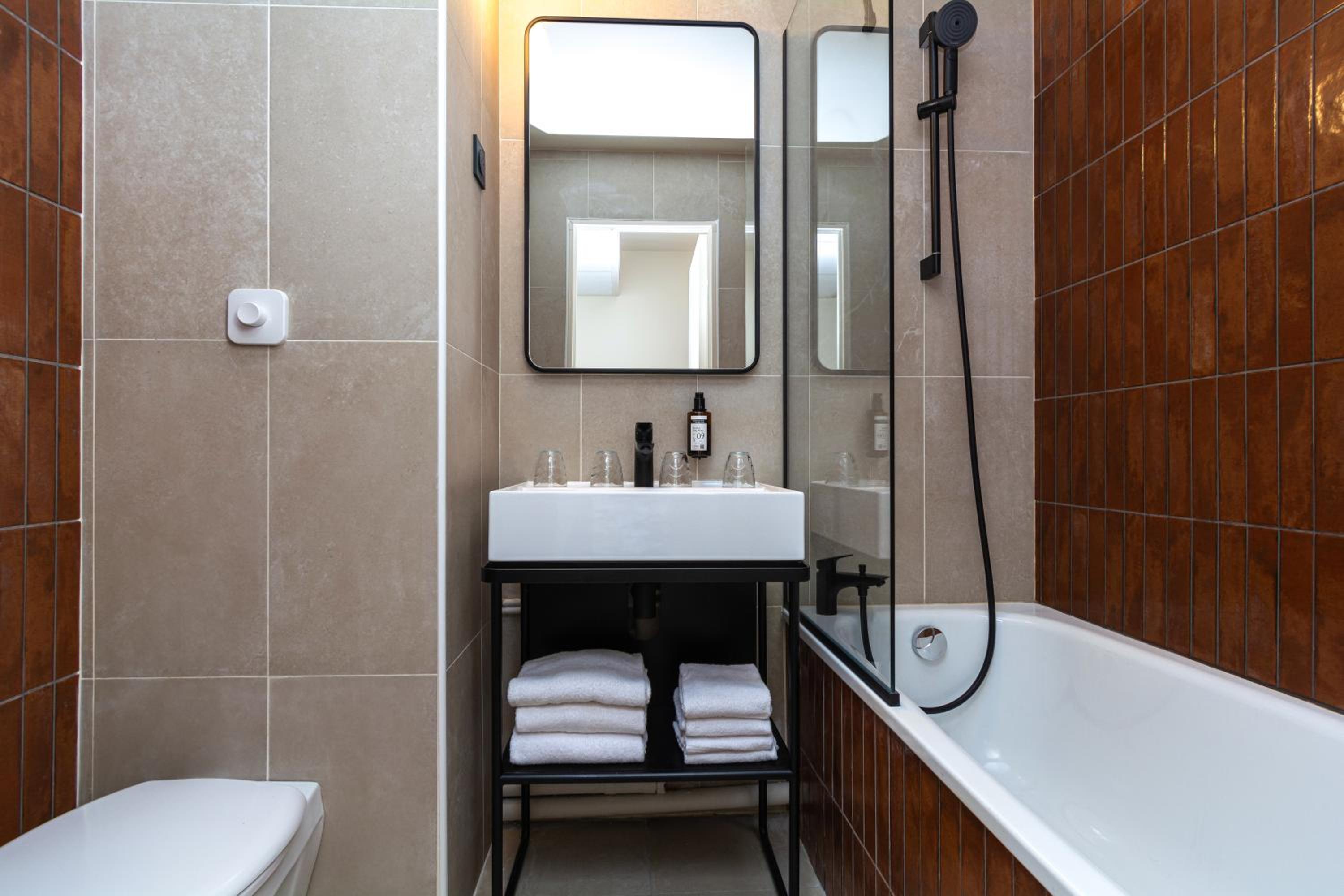 Quadruple Room - Photo 2