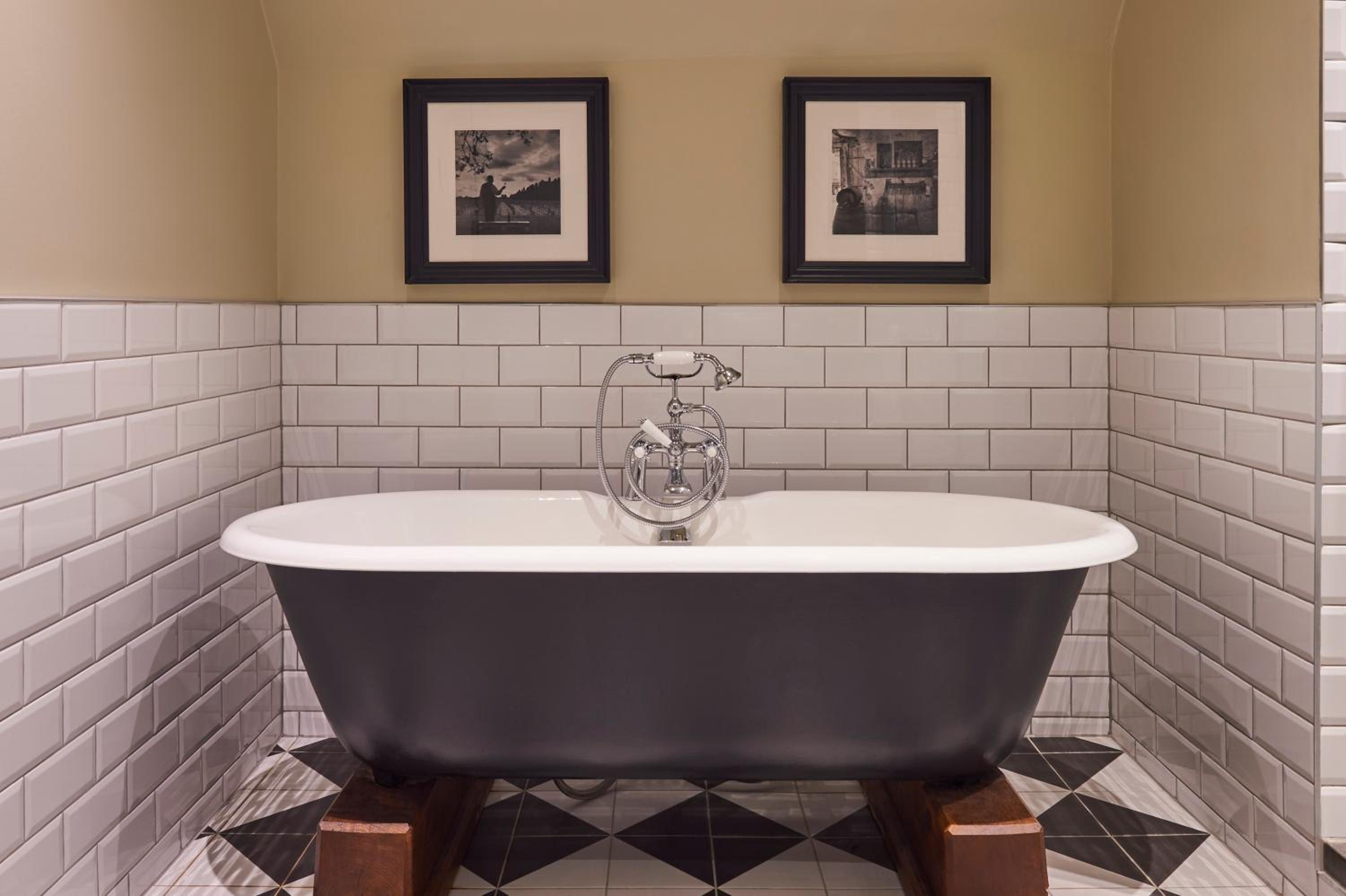 Suite - Photo 14