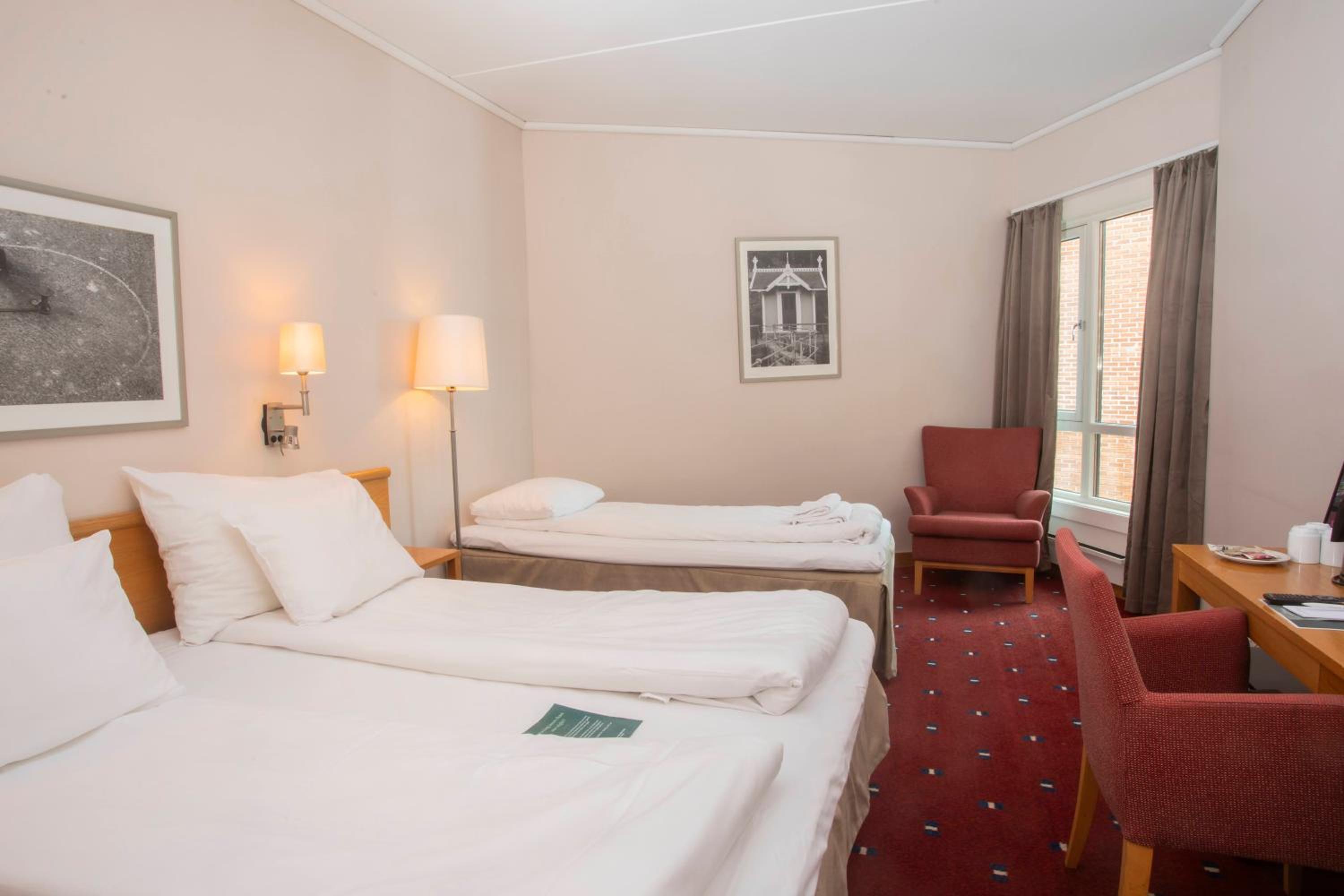 Standard Double or Twin Room - Photo 1
