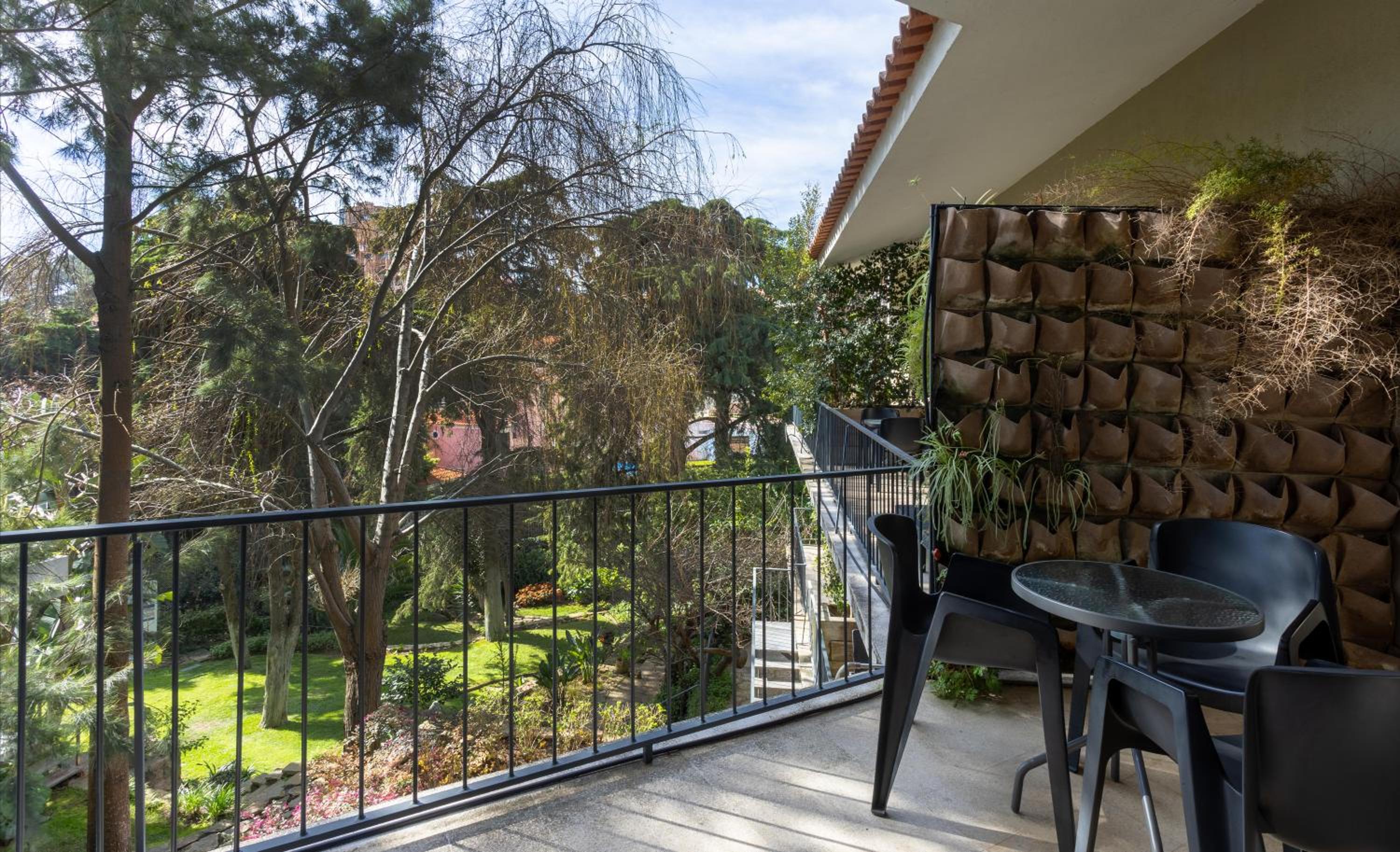 Suite with Balcony - Photo 14