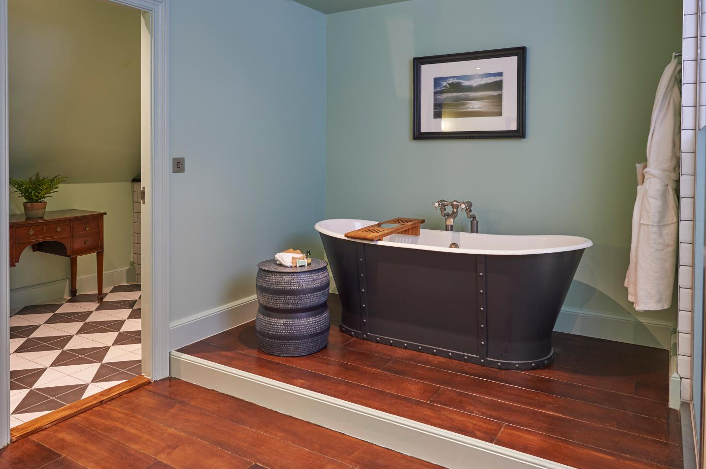 Signature Suite - Photo 9