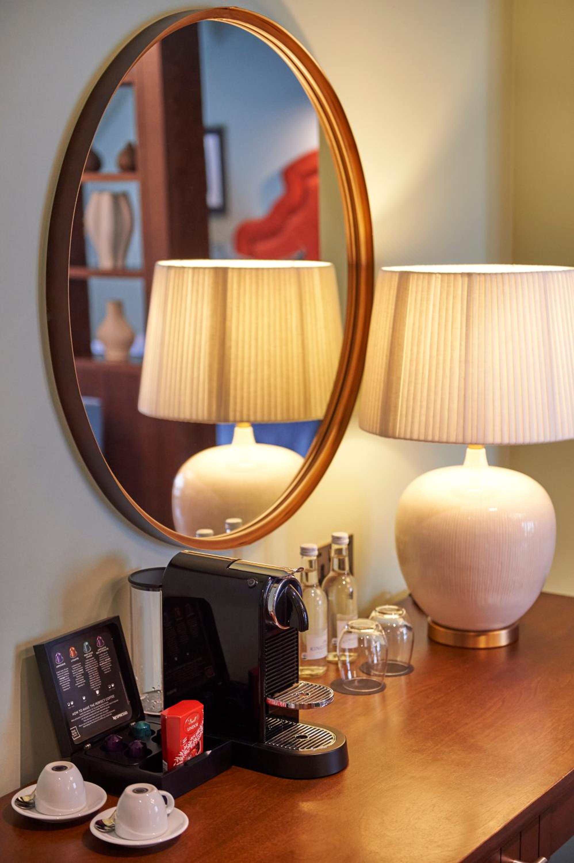 Signature Suite - Photo 8