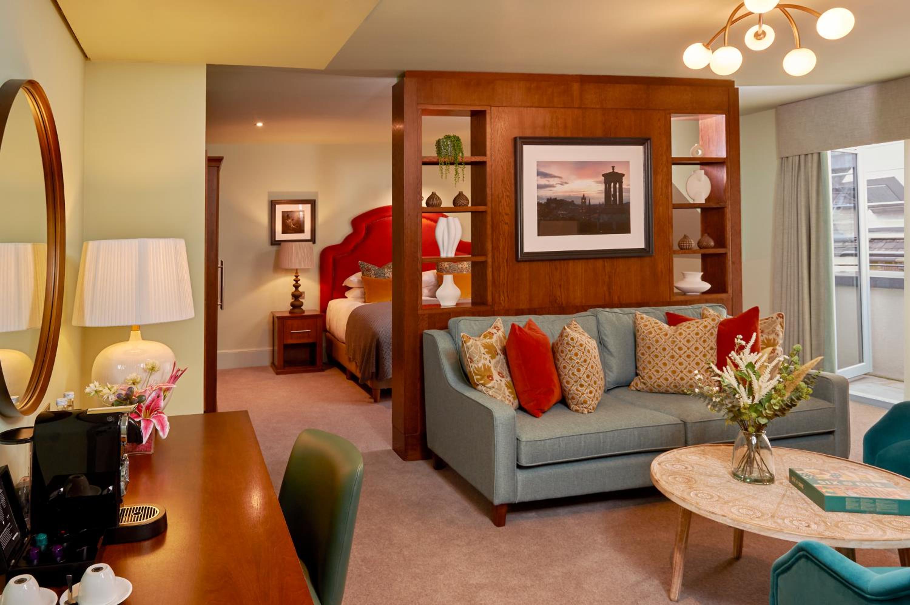 Signature Suite - Photo 1