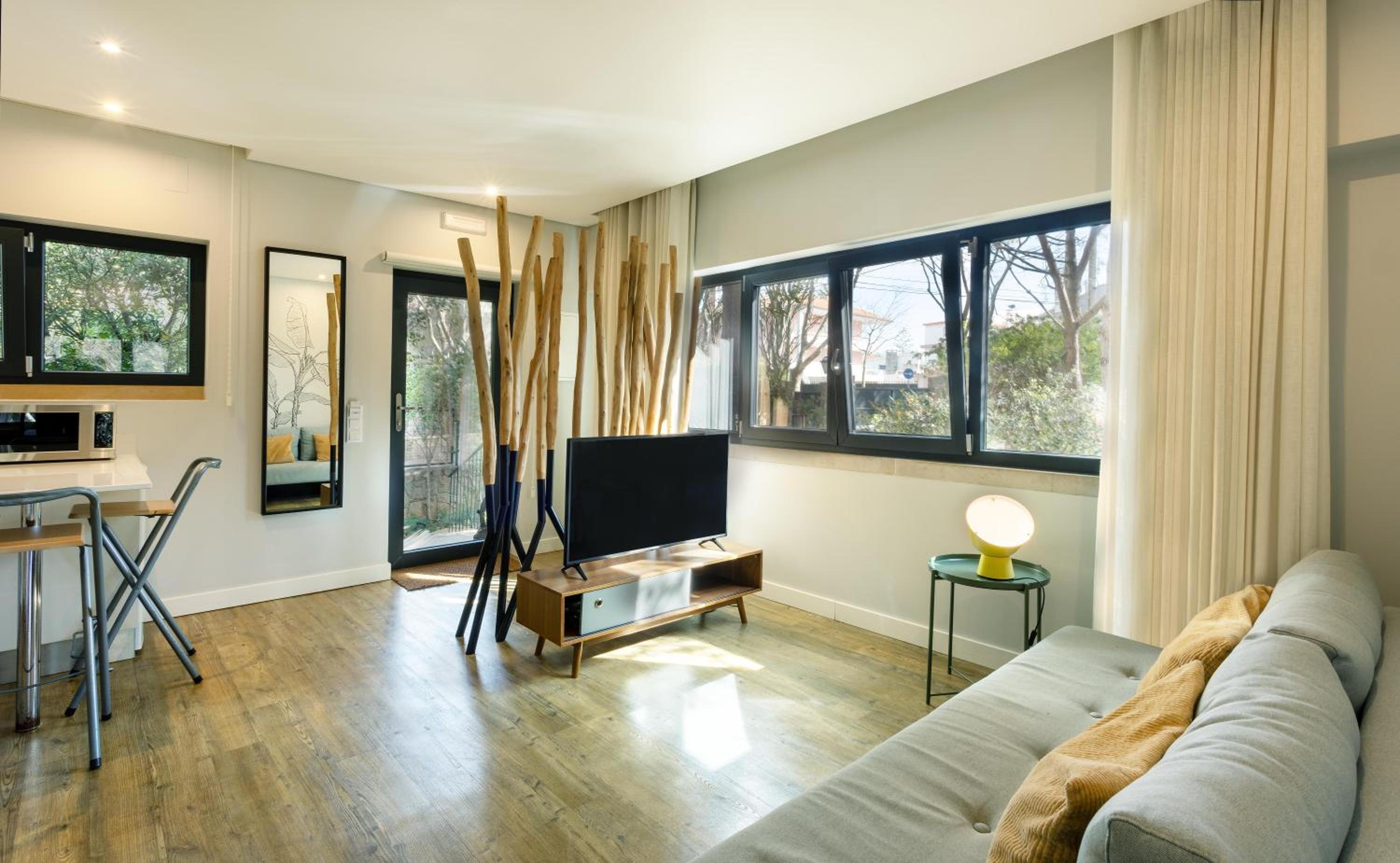 Premium Suite with Balcony and Kitchenette - Photo 9