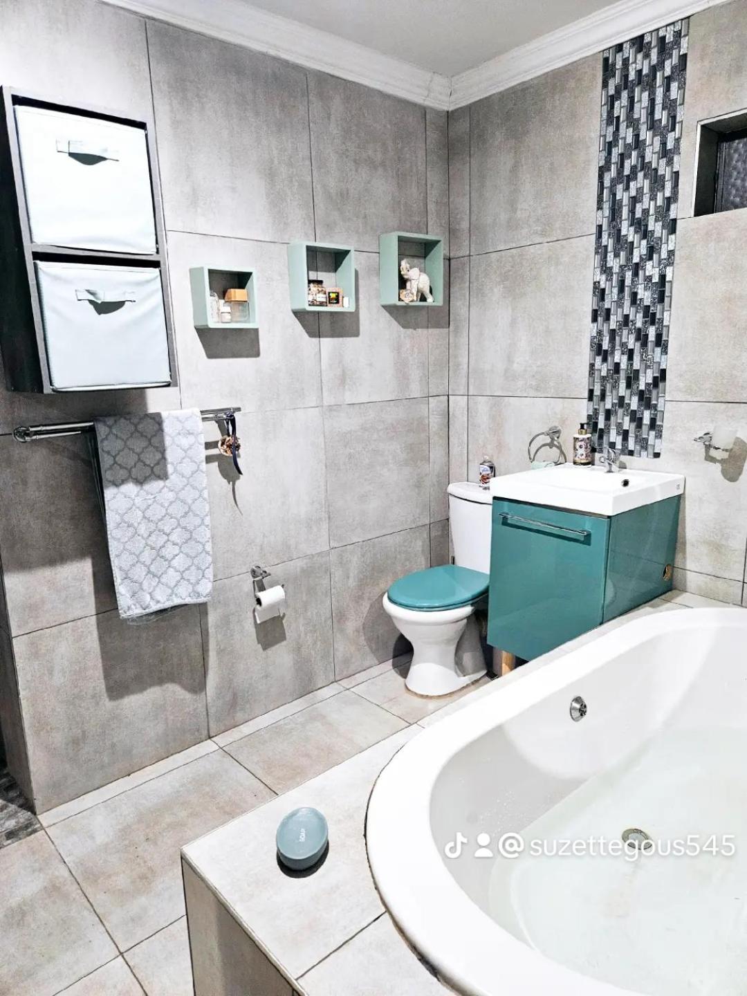 Deluxe Suite - Photo 10
