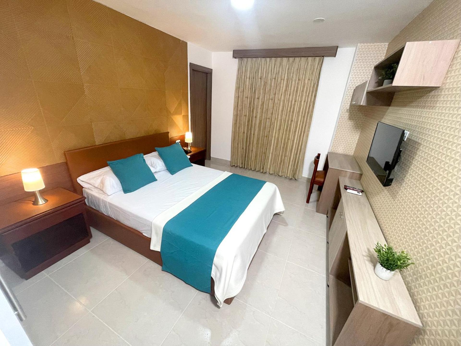 Double Room with One Double Bed and 2 Adults Occupancy (Non Smoking) photo 1