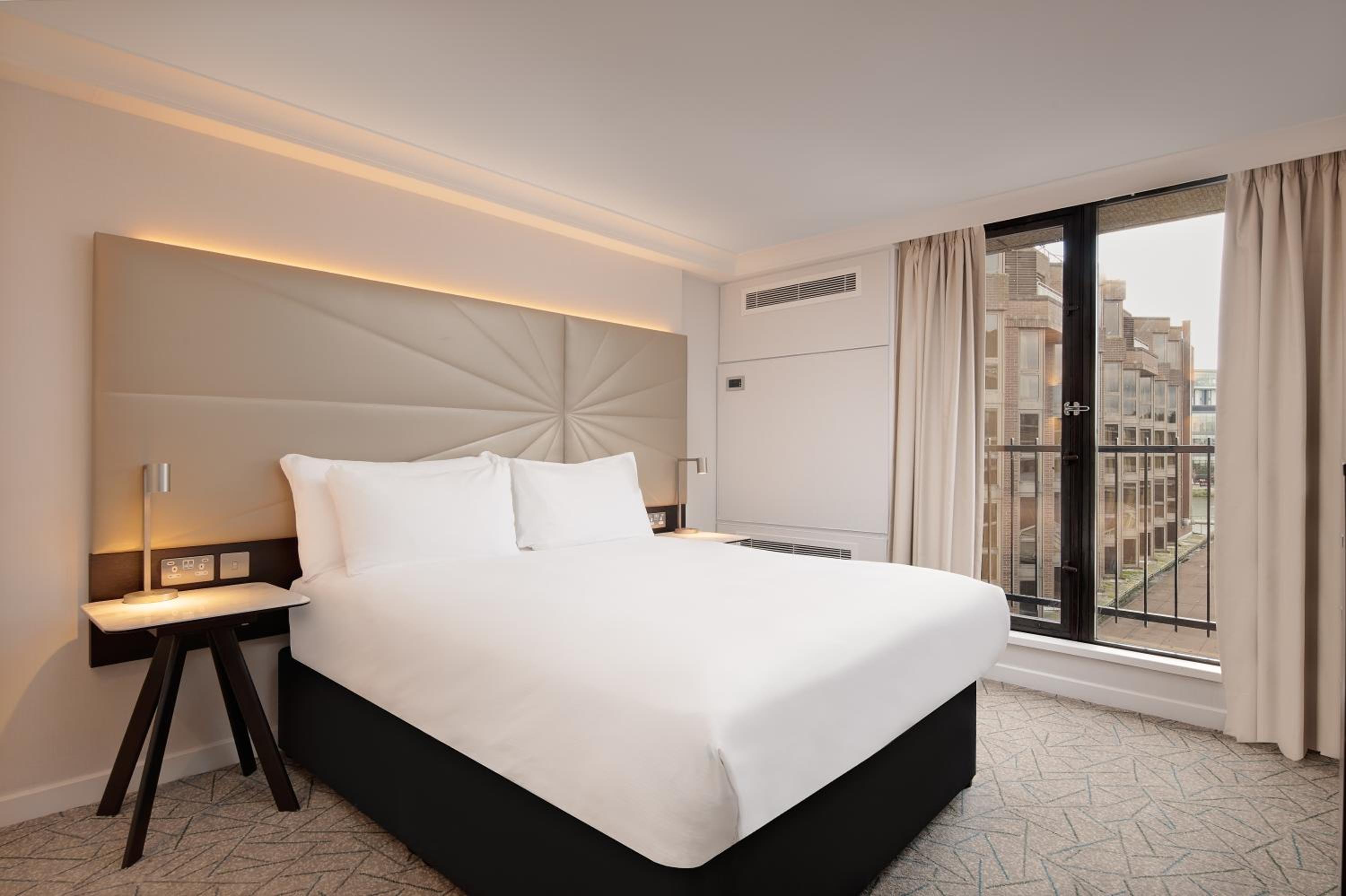 Queen Room - Mobility Access - Photo 10