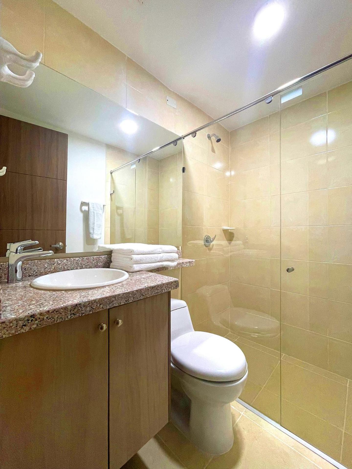 Double Room with One Double Bed and 2 Adults Occupancy (Non Smoking) photo 2