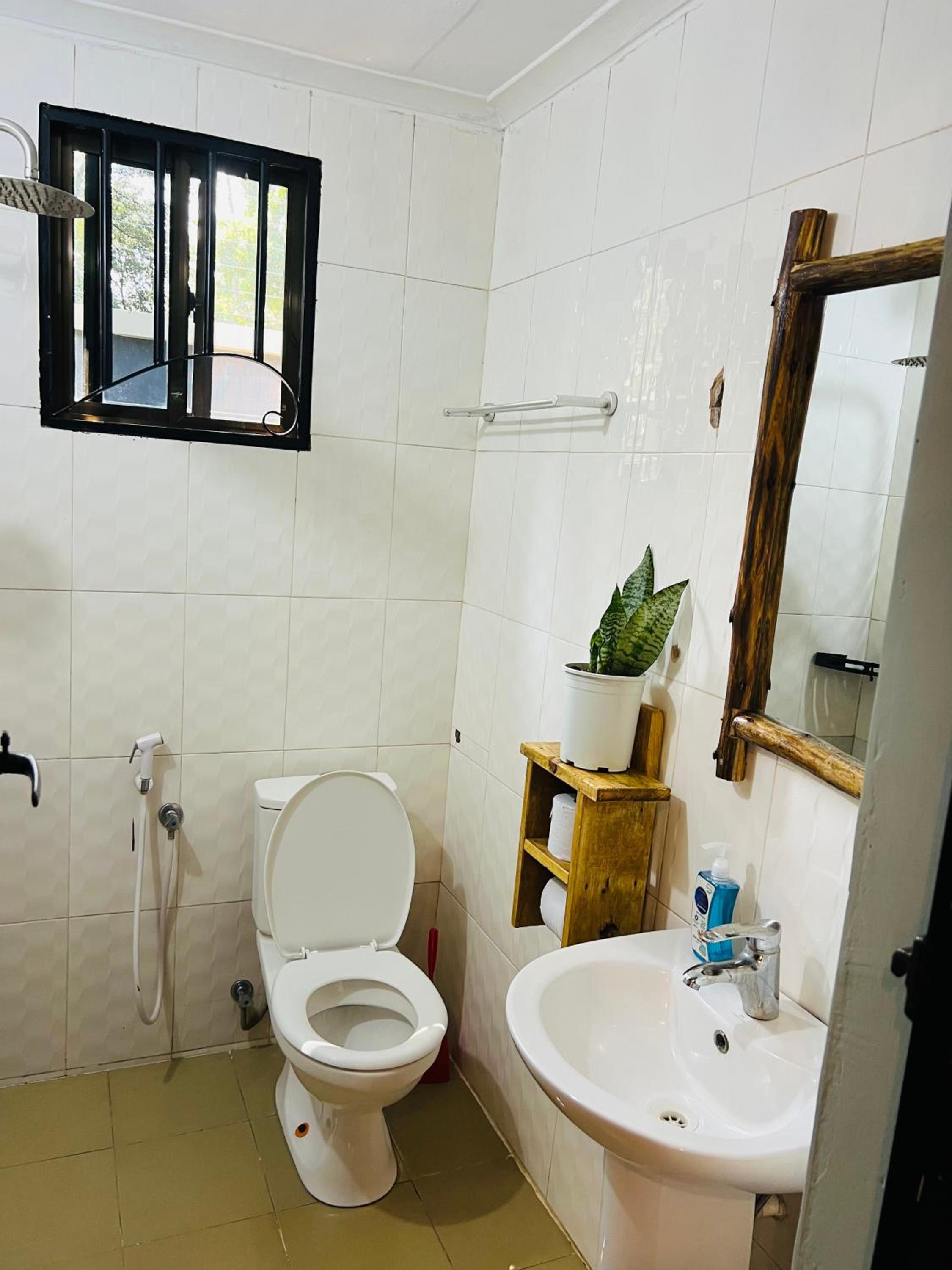 Budget Double Room photo 3