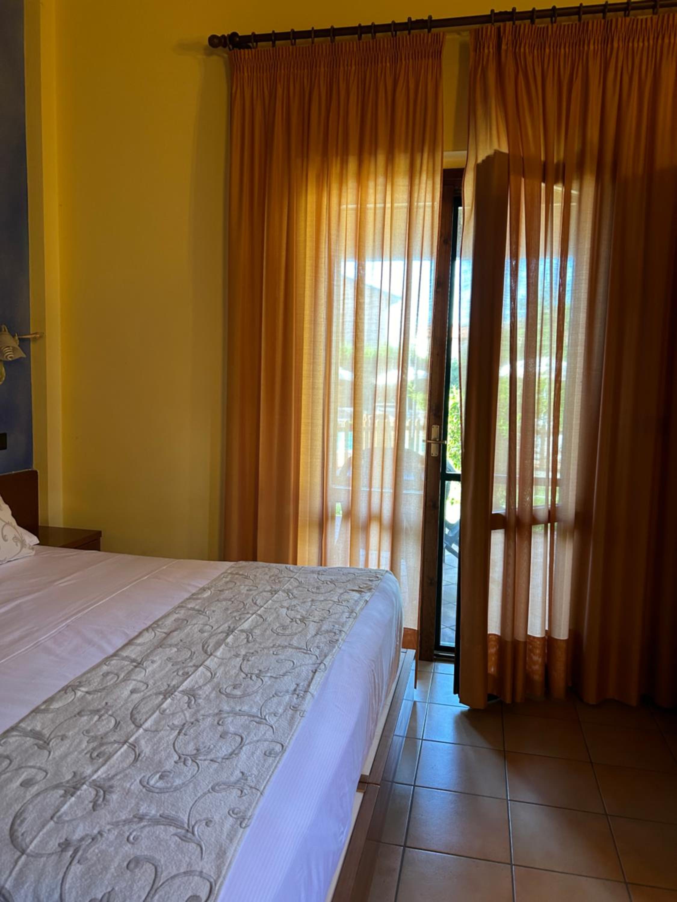 Superior Double or Twin Room with Pool View photo 1