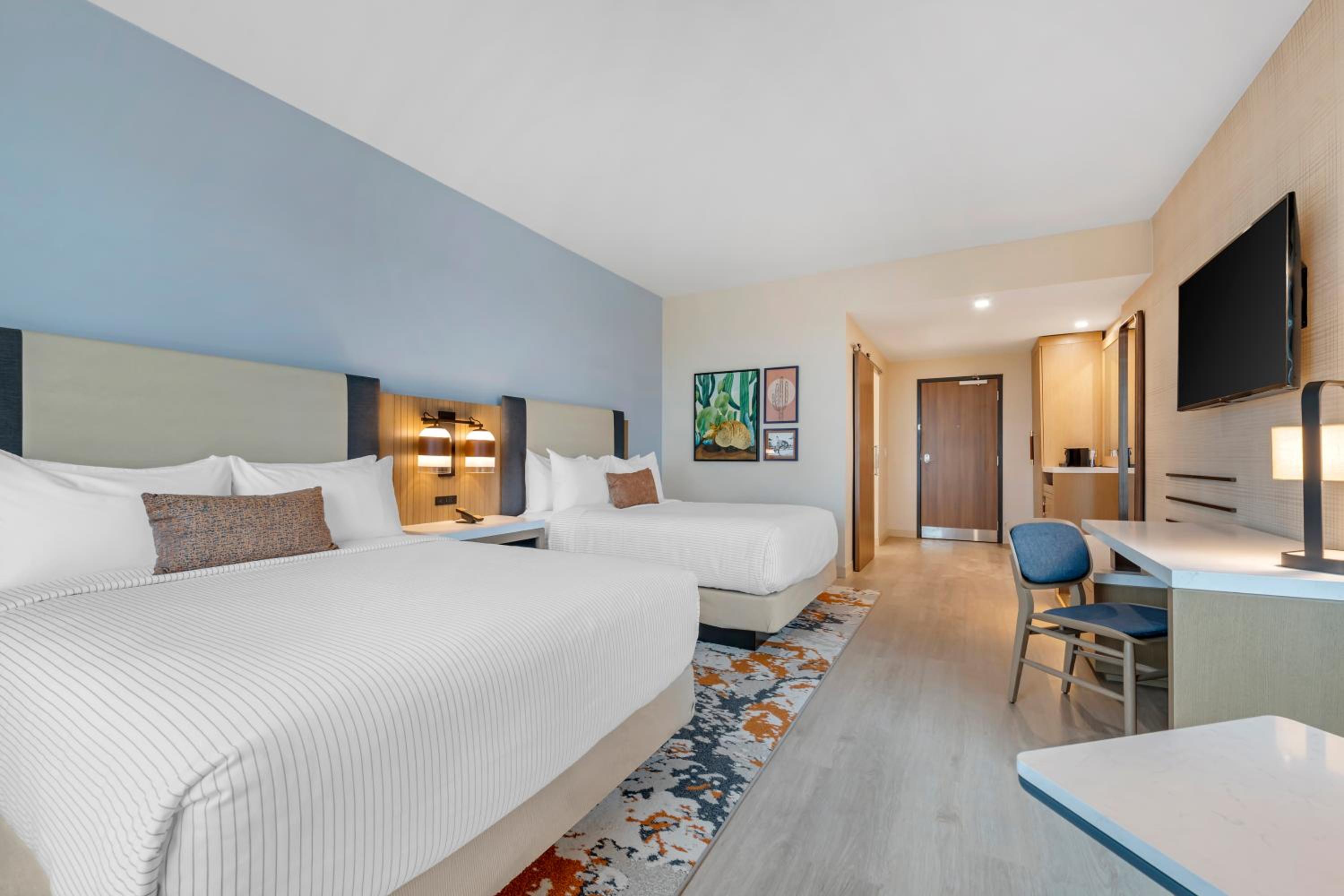 King Suite - Photo 2