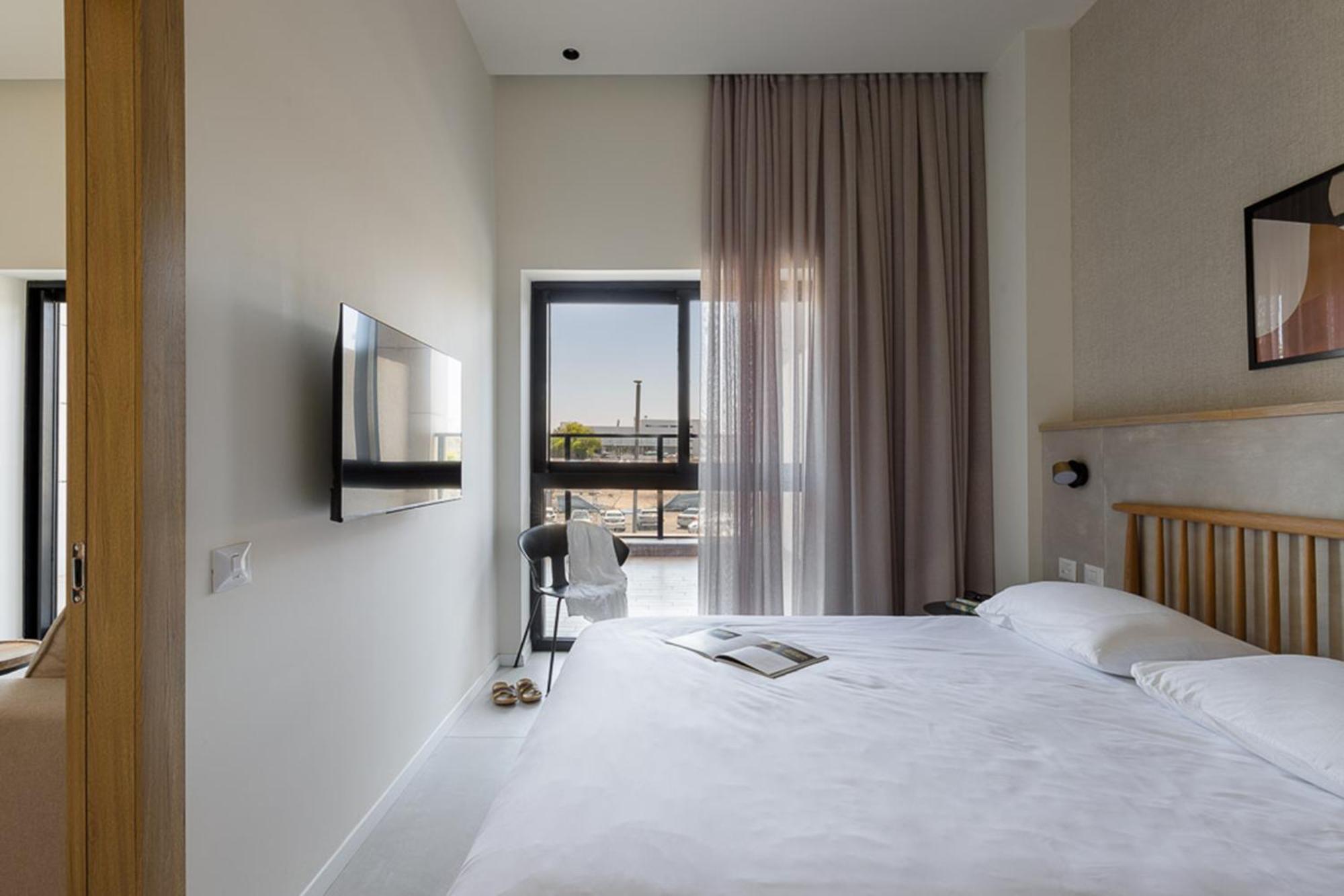 One-Bedroom Apartment With Balcony