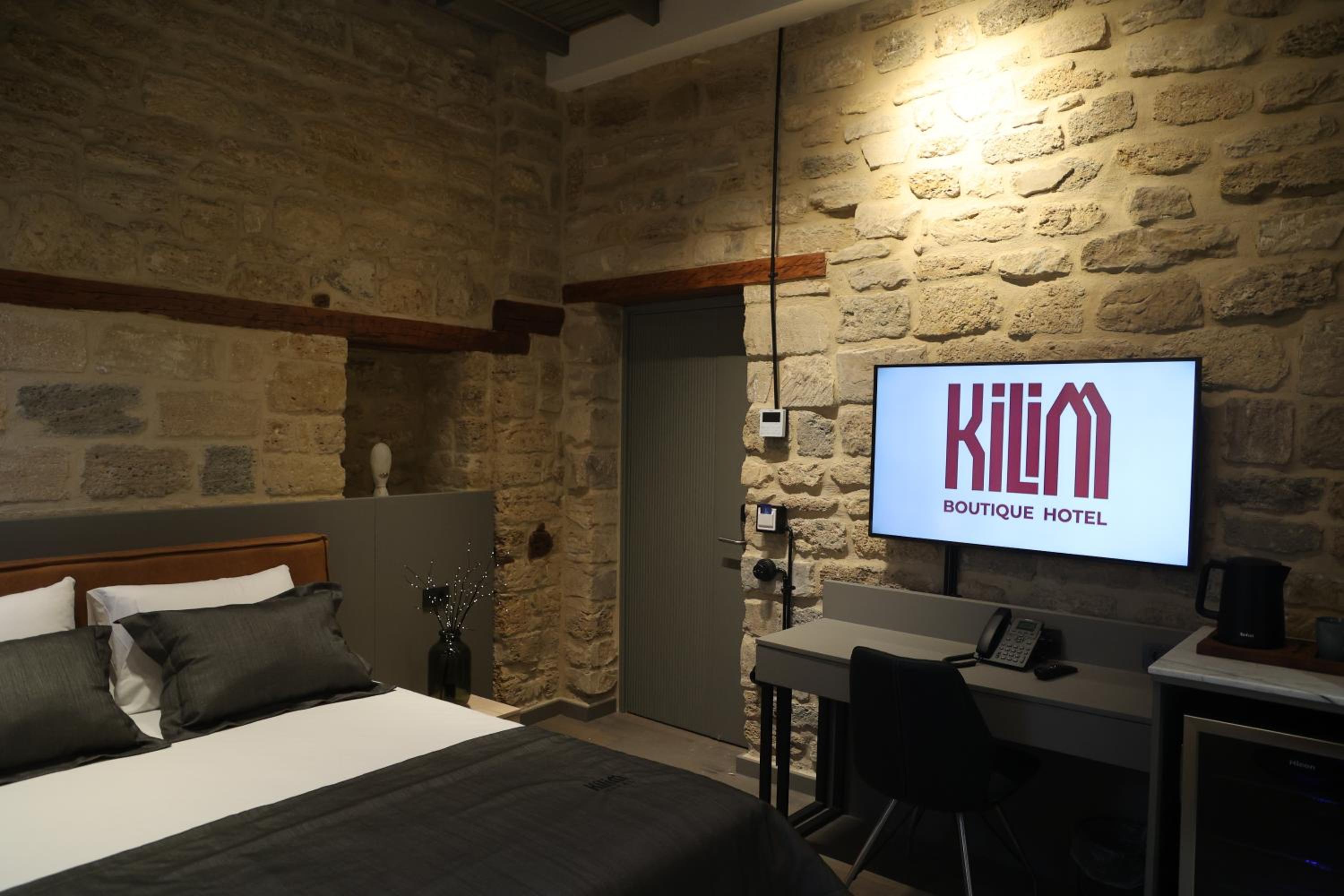 Deluxe Double Room with Balcony photo 1