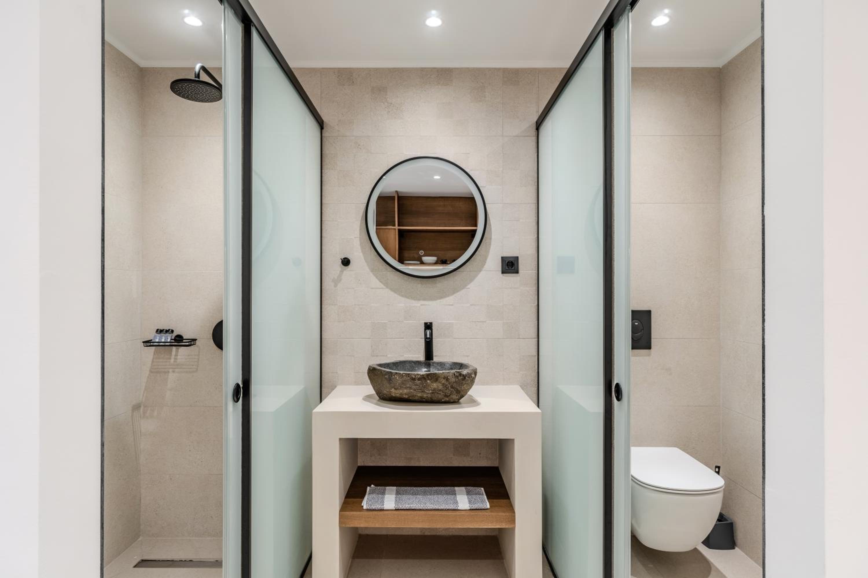 King Suite with Spa Bath photo 2