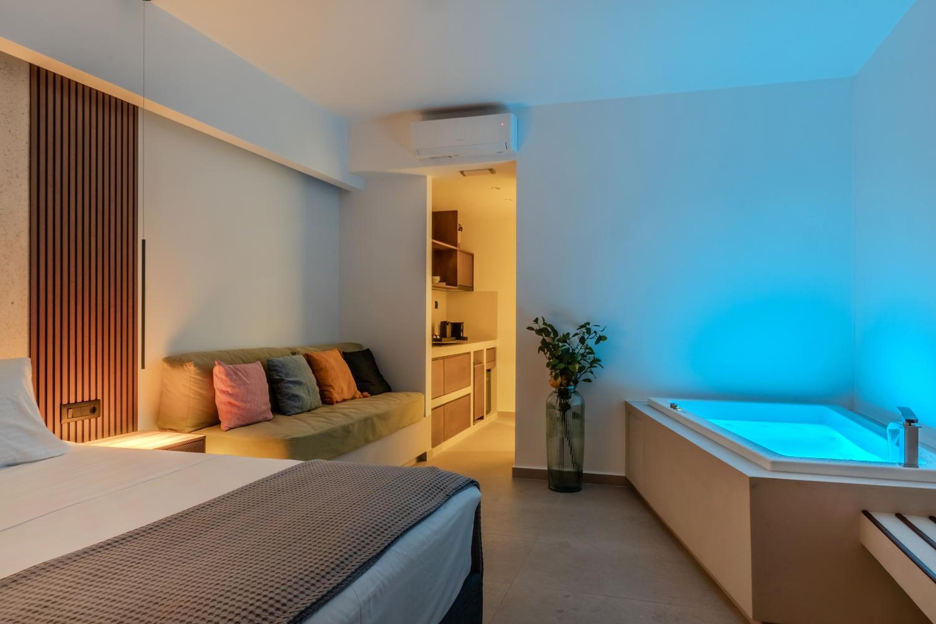 King Suite with Spa Bath photo 1