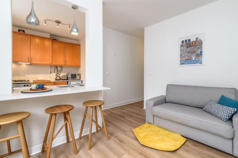 One-Bedroom Apartment - Photo 6