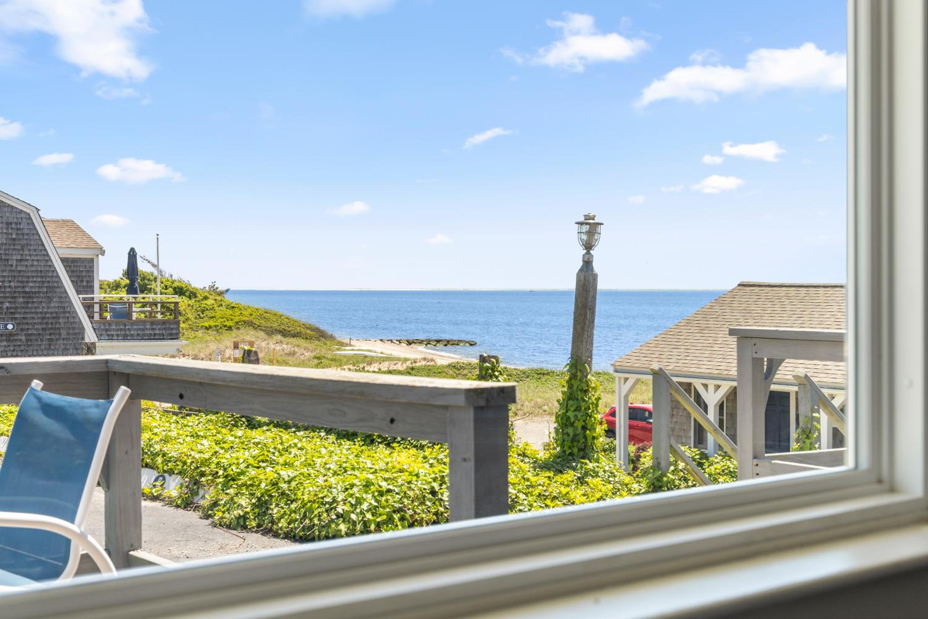 King Room with Partial Sea View photo 2