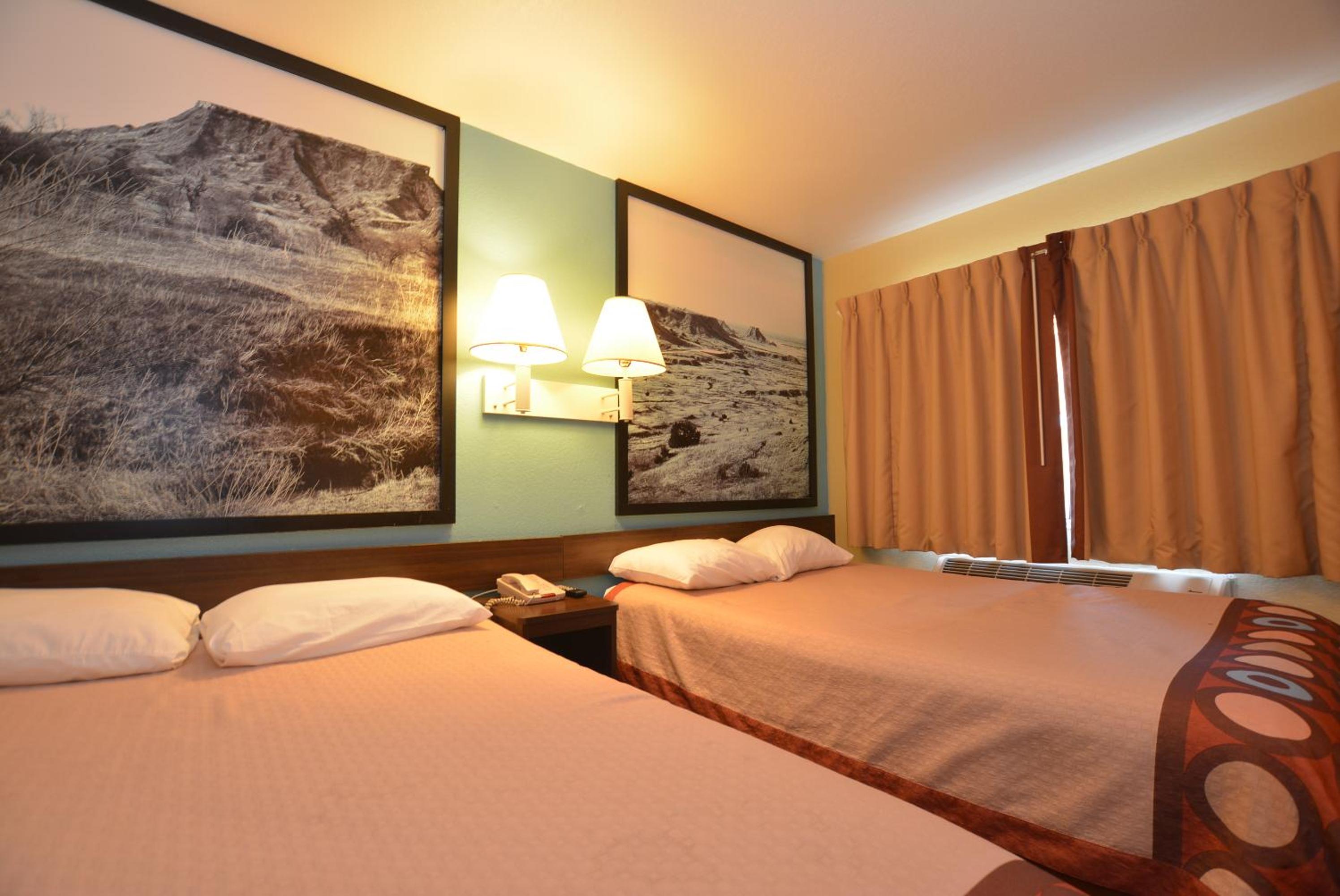 Double Room with Two Double Beds - Non-Smoking - Photo 3