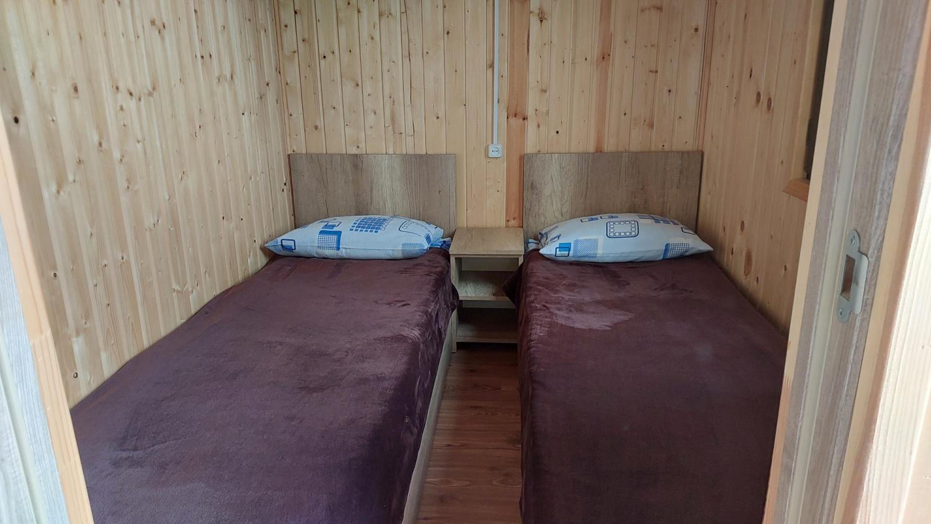 Double or Twin Room with Lake View photo 2