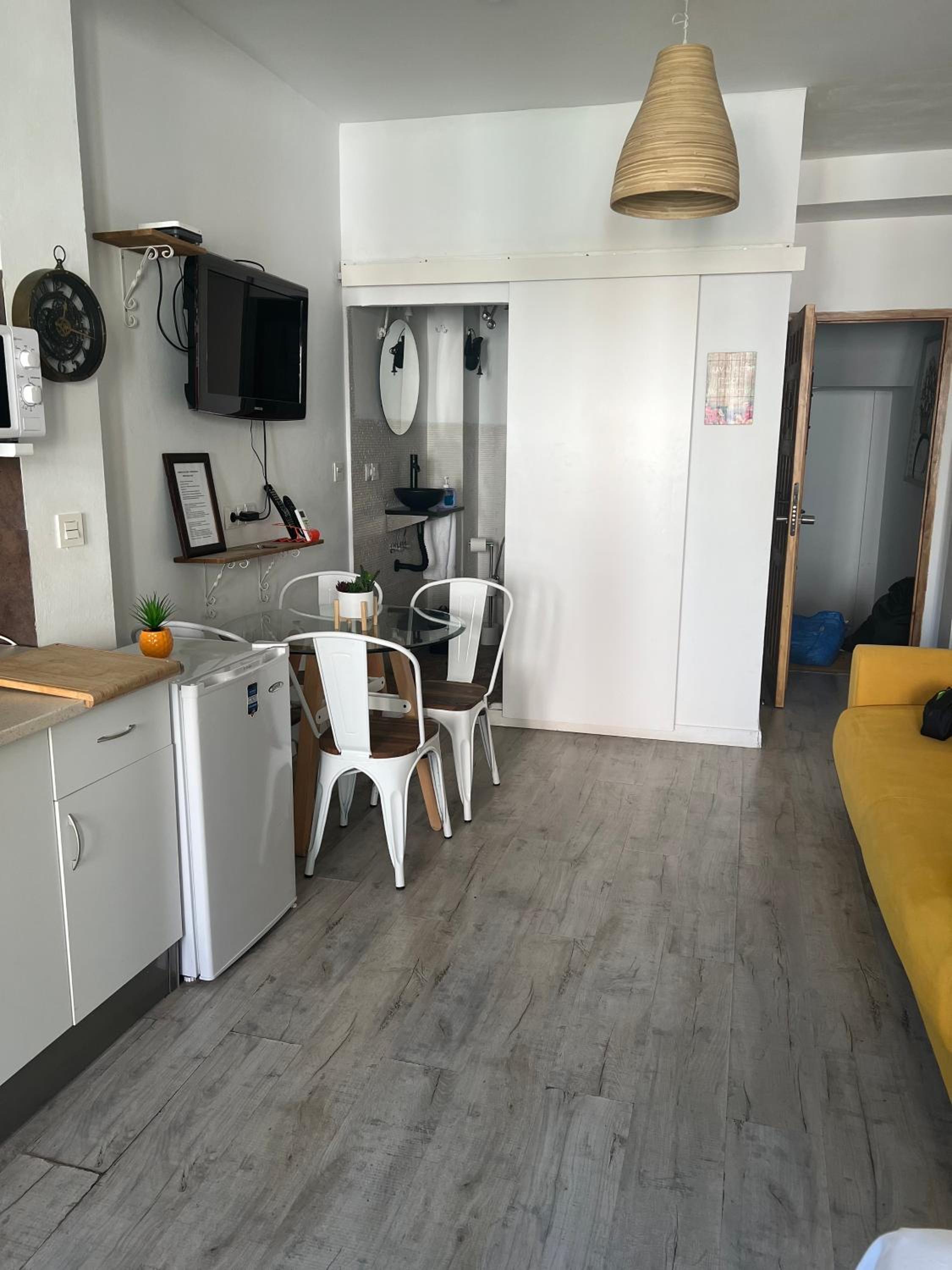 One-Bedroom Apartment - Photo 7