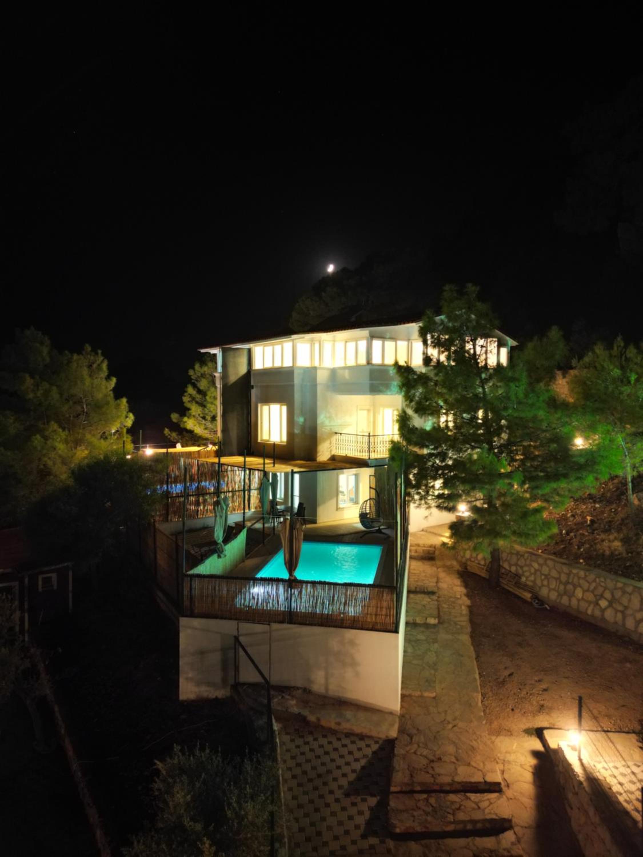Villa photo 2