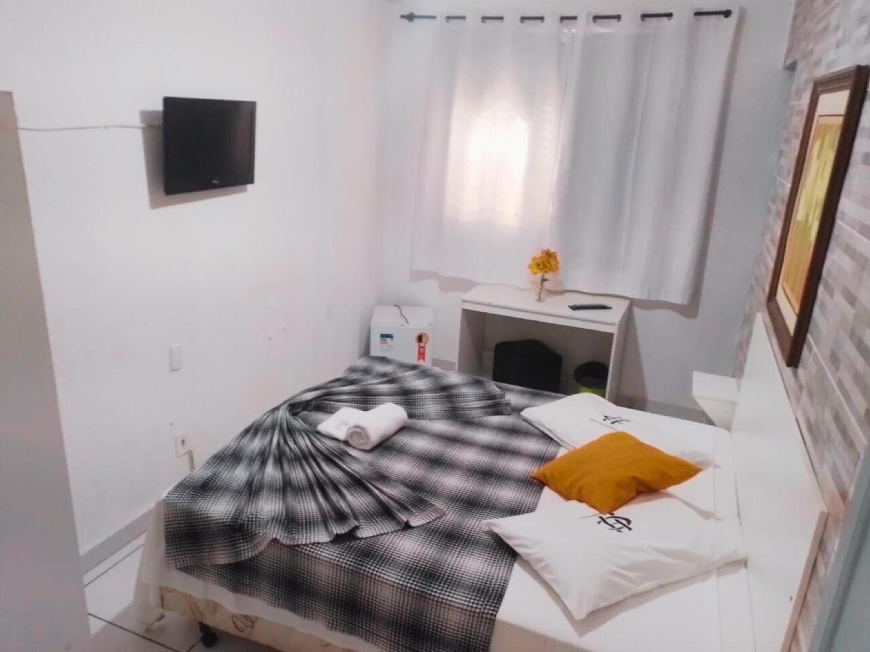 Single Room with Private Bathroom photo 3