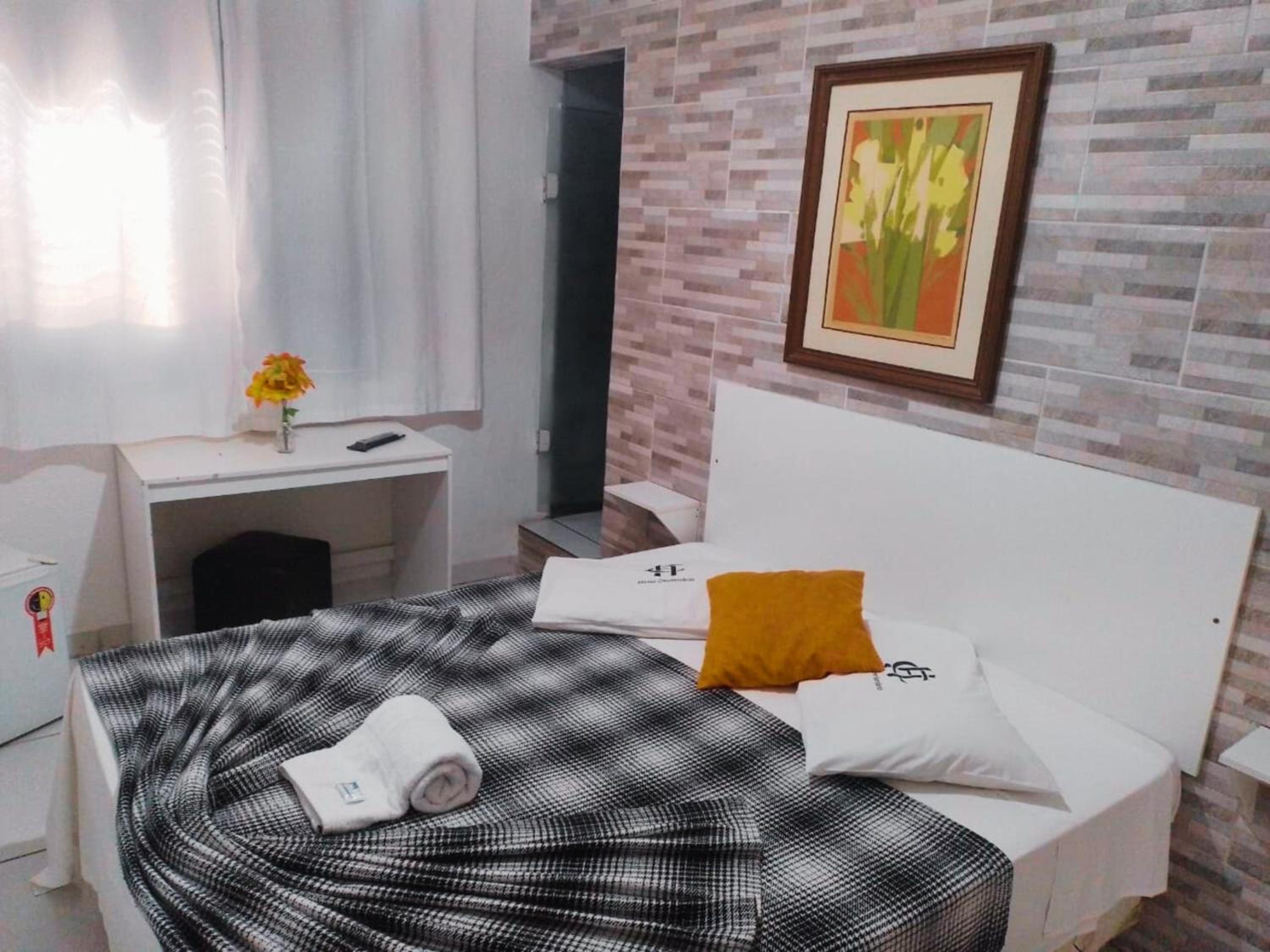 Single Room with Private Bathroom photo 1