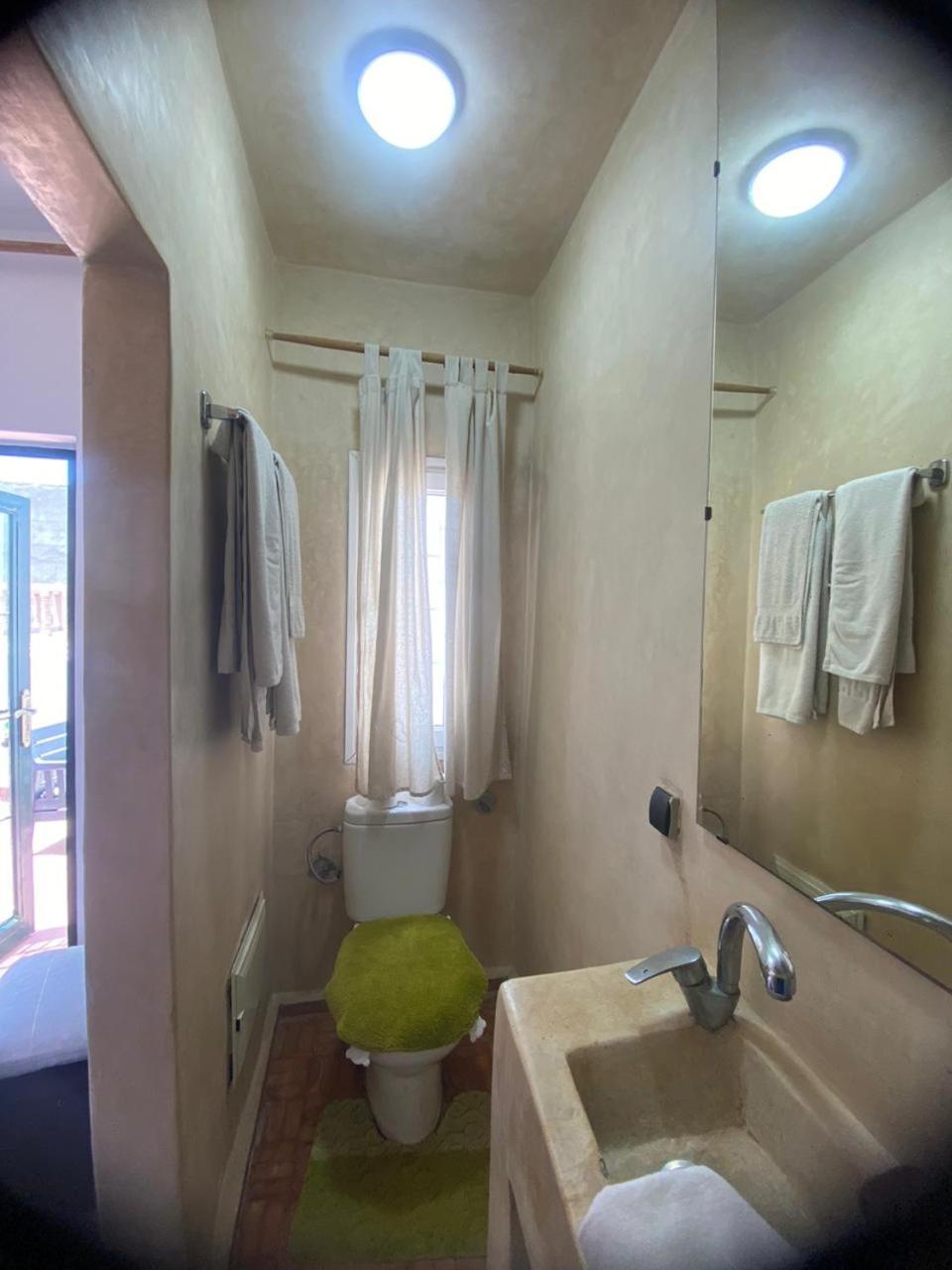 Facebook Double Room photo 3